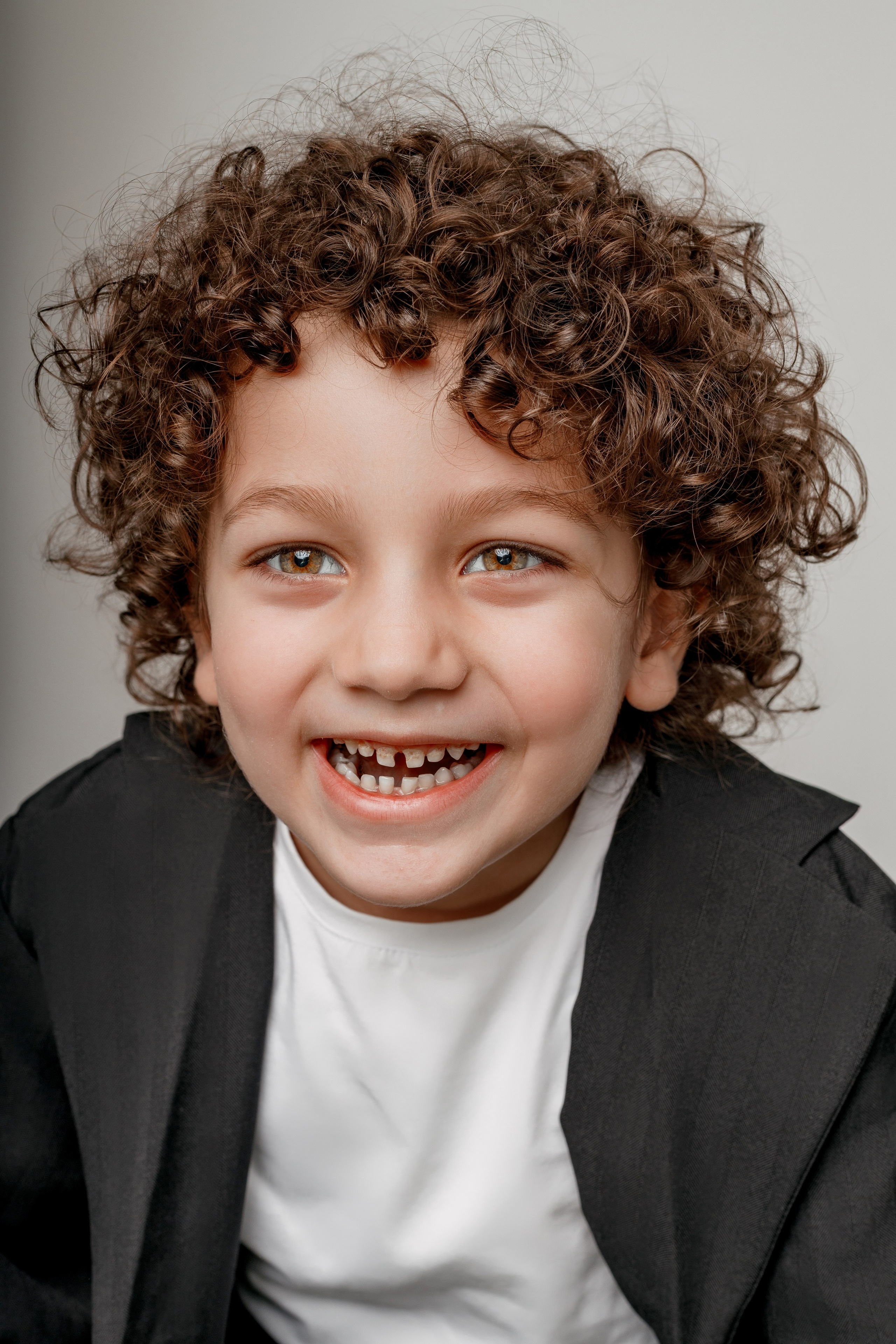 Детская фотосессия Георгия | Профессиональные фотографии в Сочи. Детский студийный фотограф Сочи