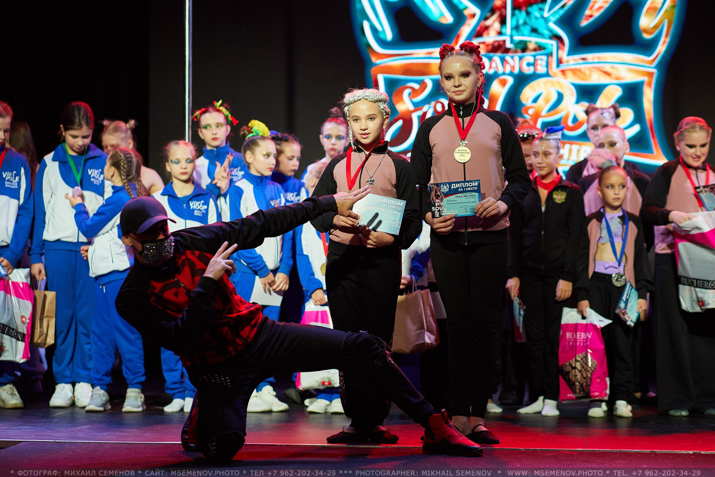 Анонс «SOUL POLE CHAMPIONSHIP IV». Photographer for business Mikhail Semenov. Aqua photo studio, photo school