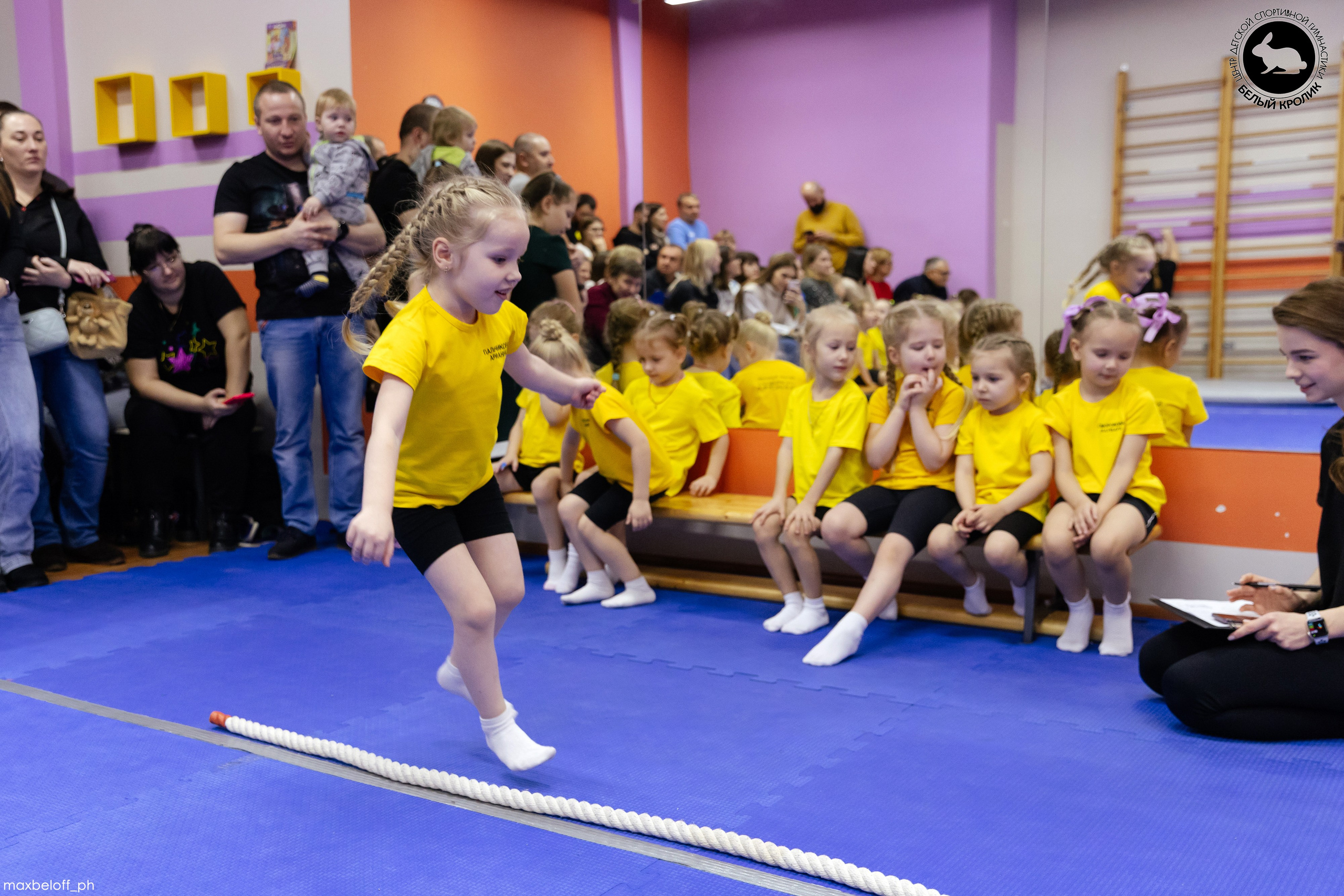 Белый кролик. Соревнования. Семейный фотограф — Макс Белогрудов