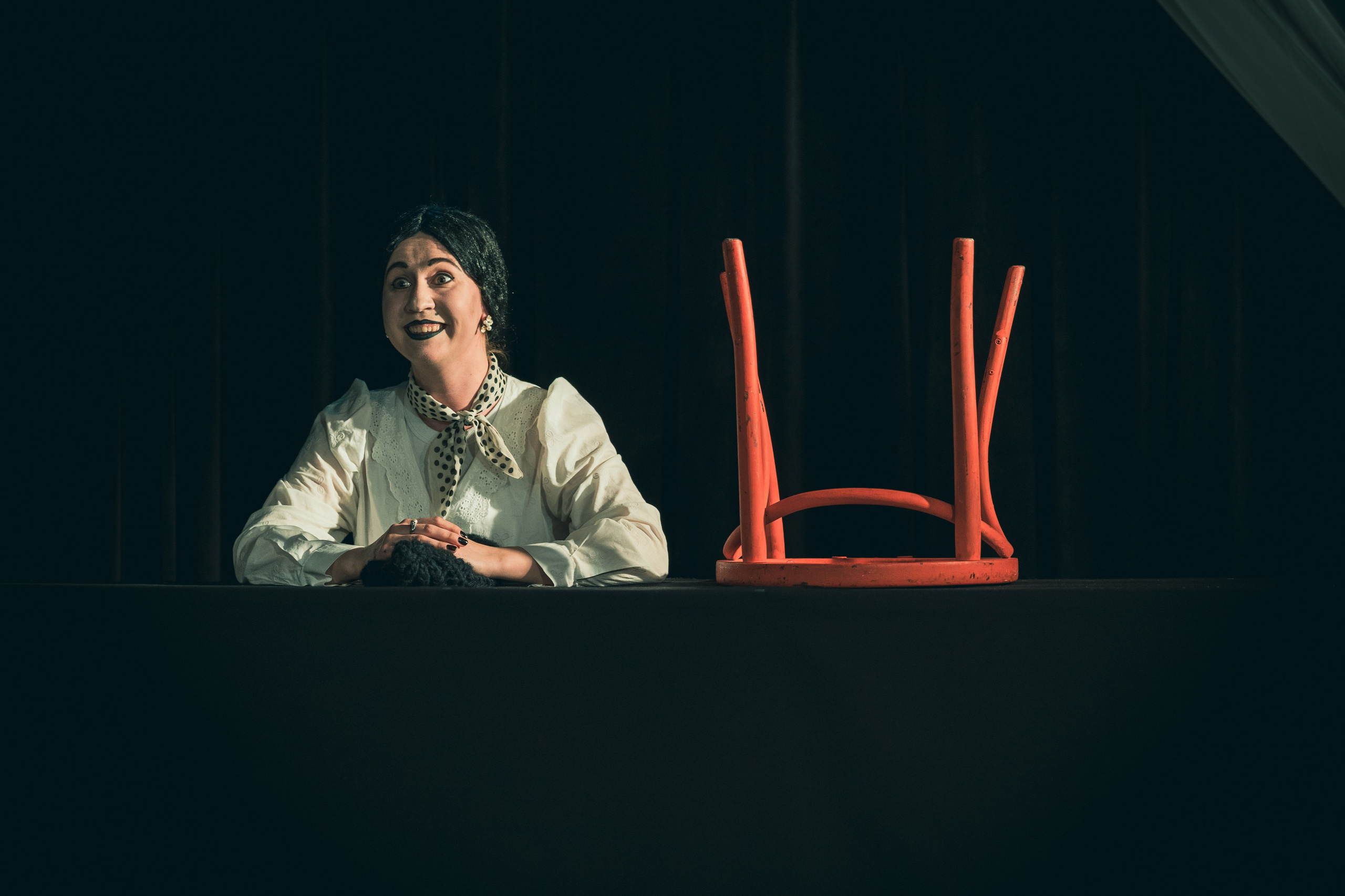 Стеклянный зверинец. Фотограф и оператор в Москве Елизавета Коргалидзе