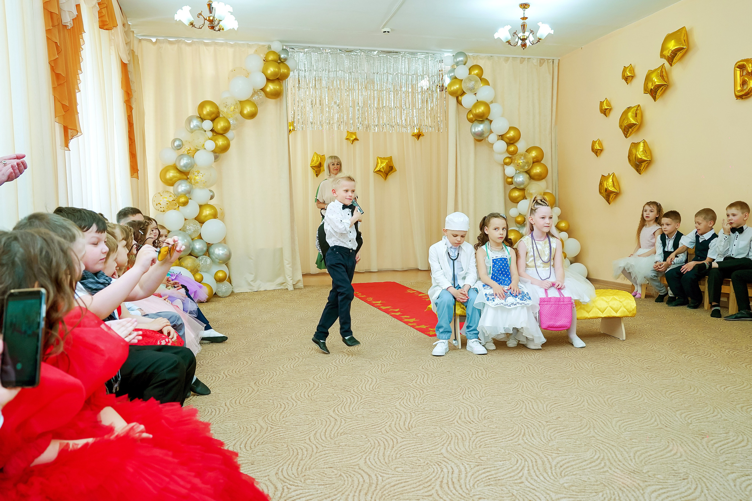 Фотосъемка видеосъёмка фотограф видеооператор новогодних утренников  в. Фотограф, видеооператор Нина Коршунова