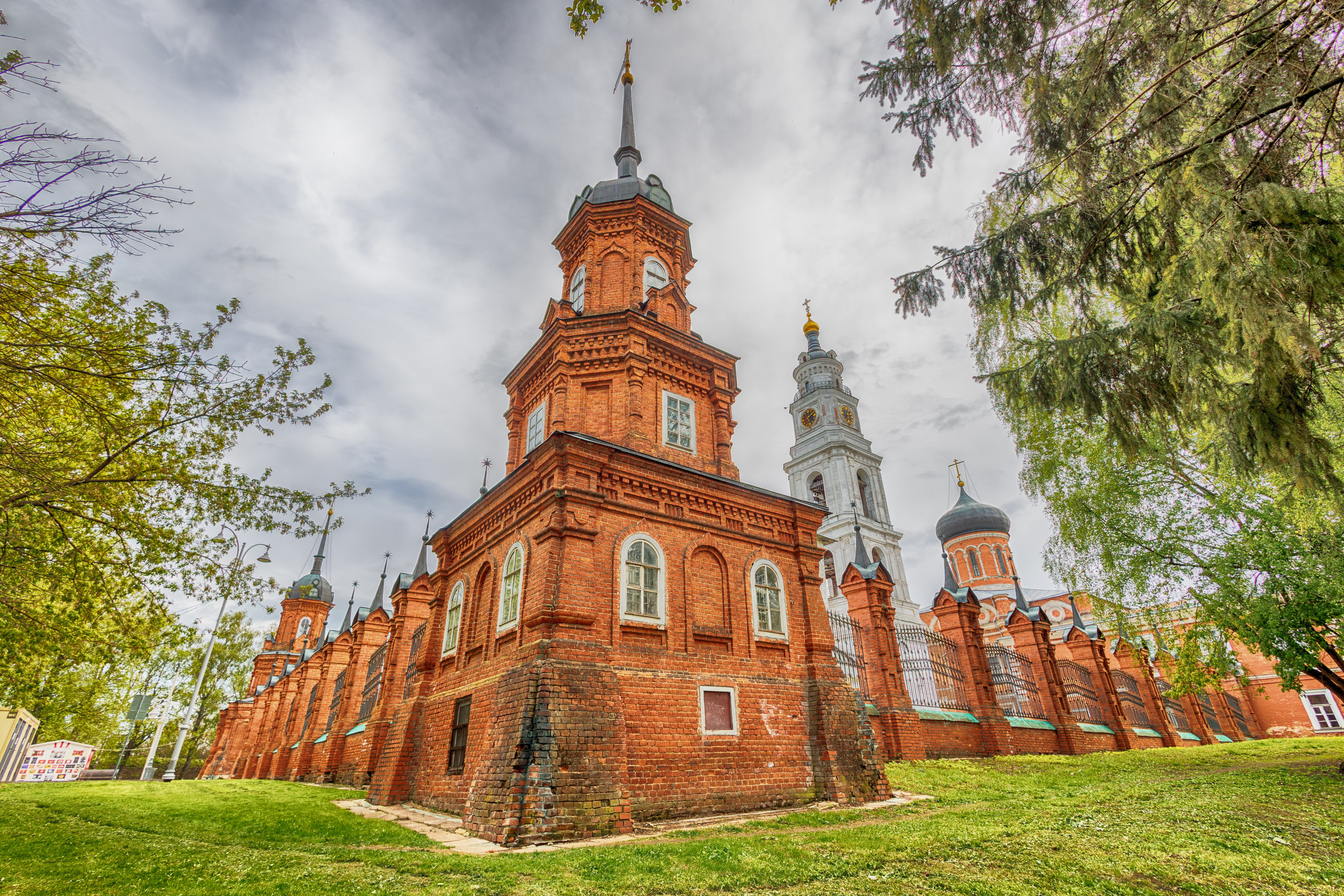 «Тайны Волоколамского кремля: Эхо веков в камне и звоне». 1000 куполов России, фотопроект Вадима Квятковского и Надежды Ельцовой