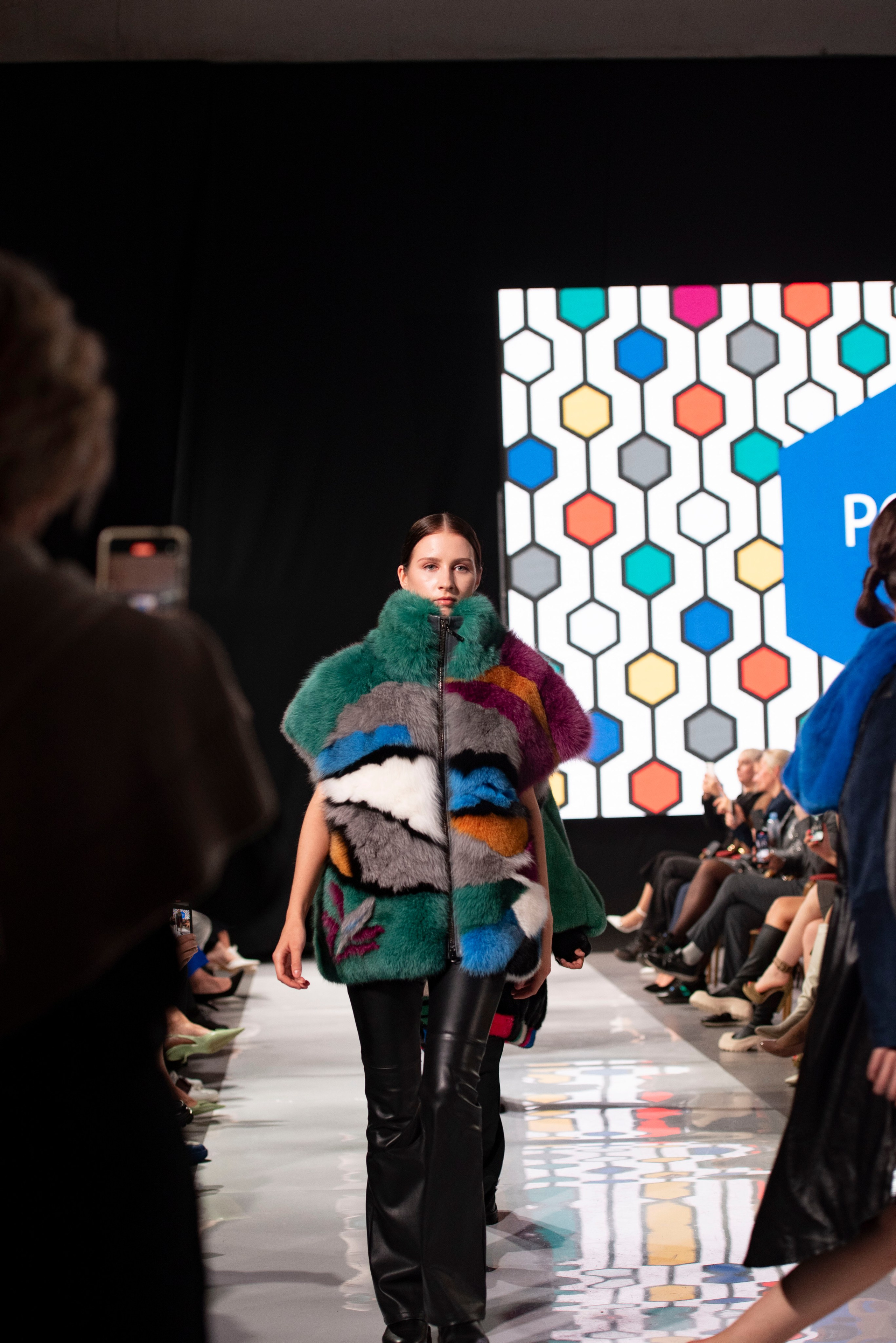 Фотограф на модельный показ. Свадебный, семейный, фэшн фотограф, школьный фотограф в Сочи