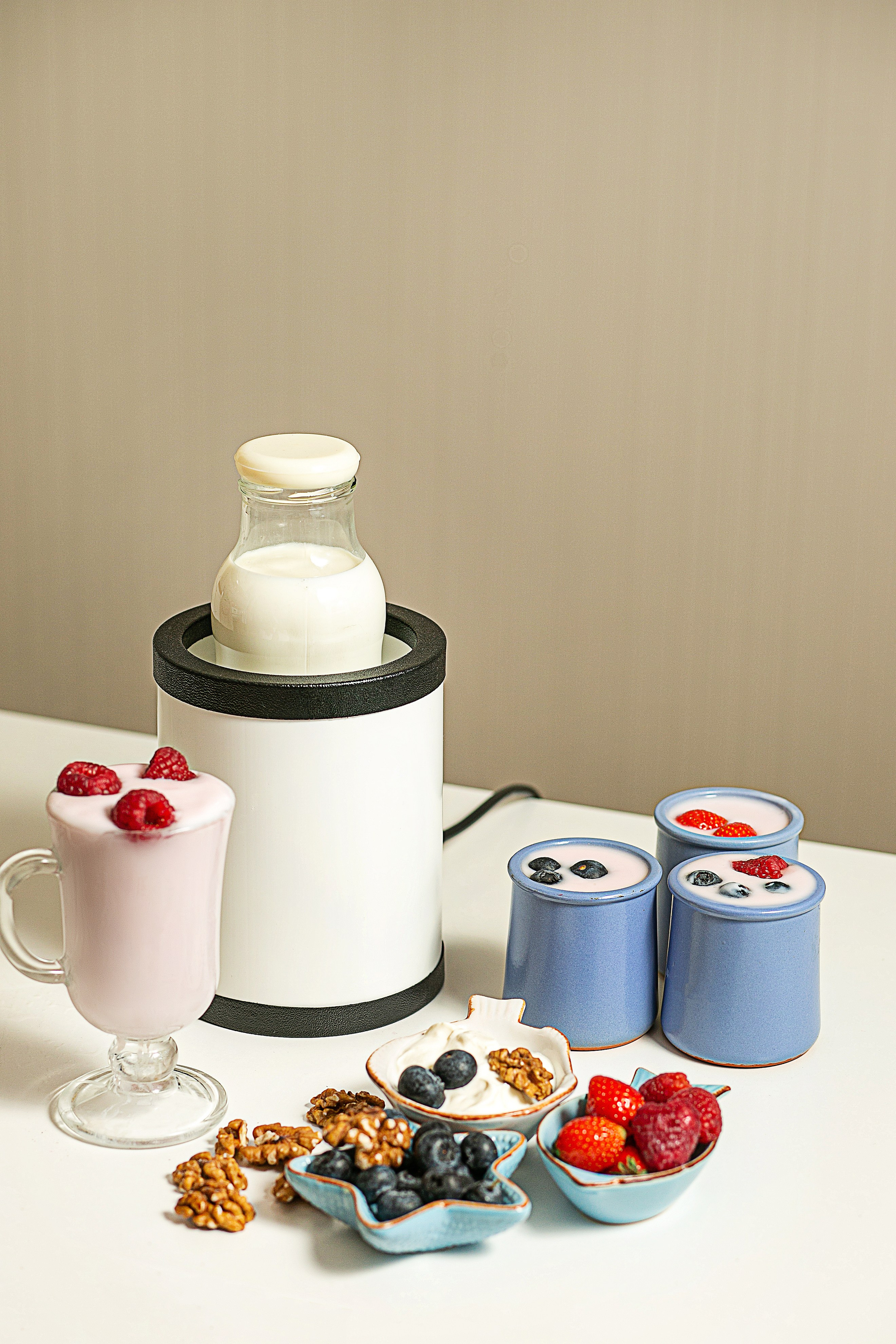 Компания по производству изделий для домашнего электрообогрева. Коврик с подогревом и йогуртница