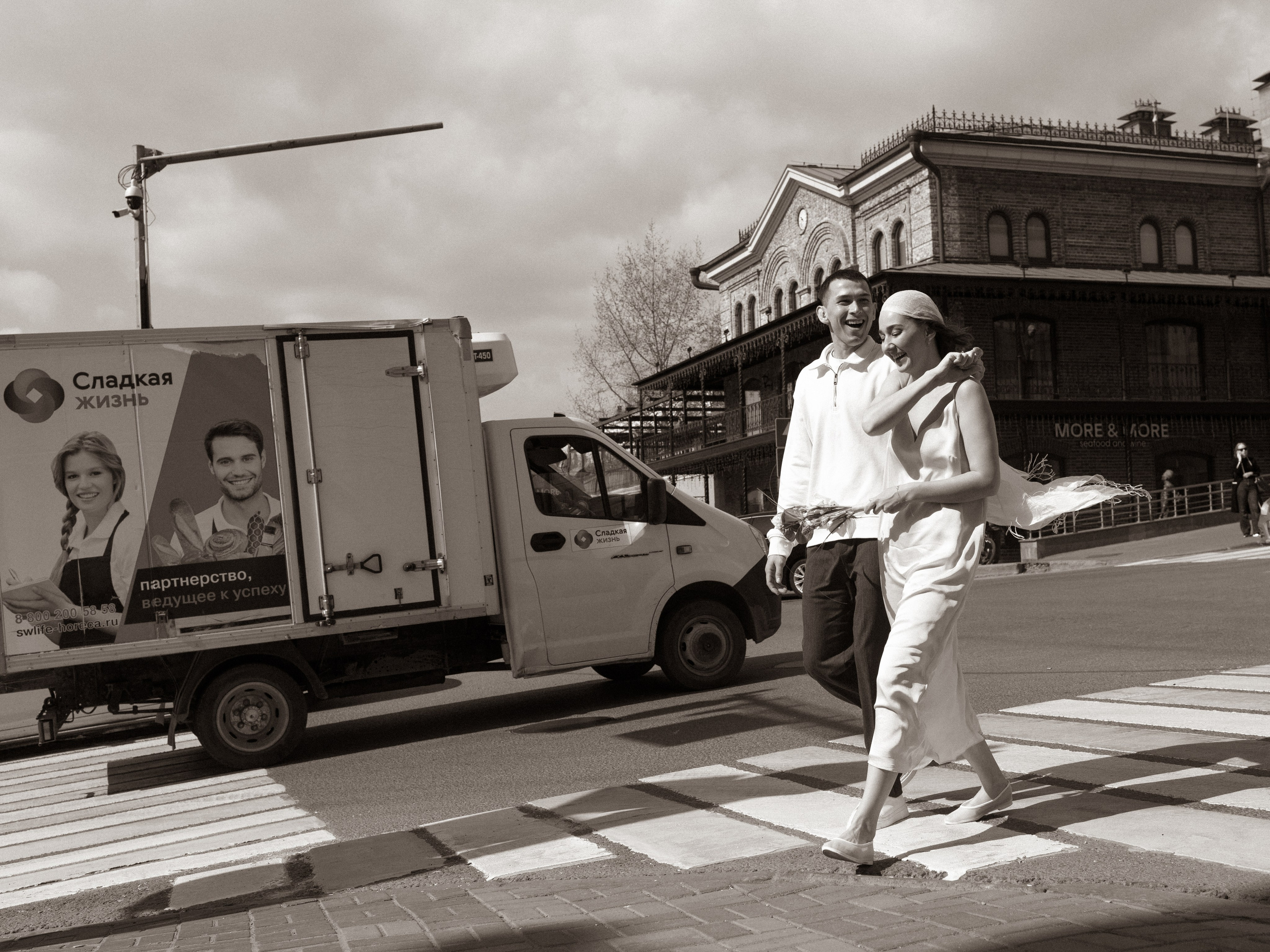 Диана и Руслан. Гуляя по городу | 15.05.2025. Фотограф Зарина. Казань