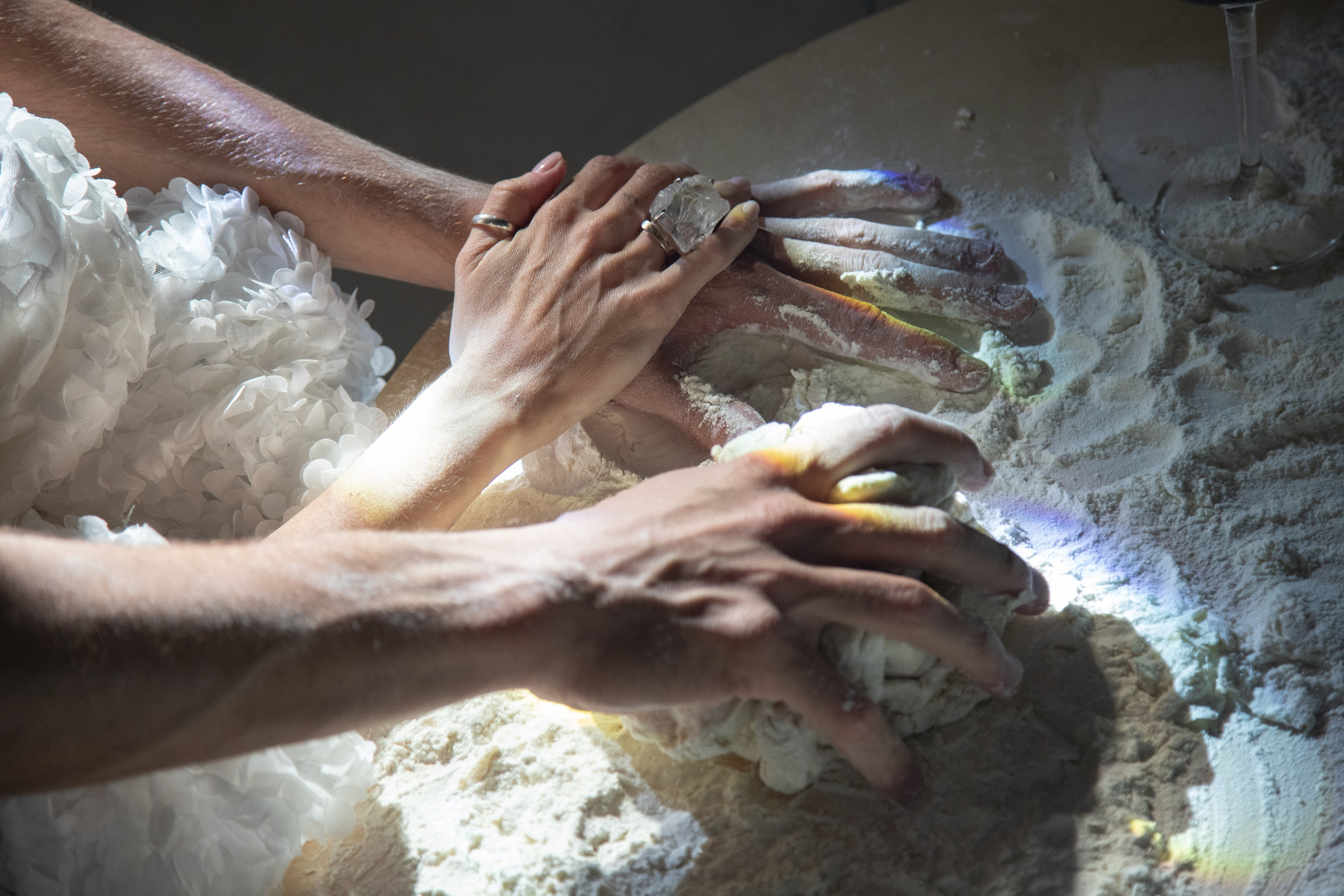 художественная свадьба, необычная идея для свадьбы, свадебный перформанс, свадьба в Геленджике, свадьба в Краснодаре, идея для свадьбы, современная свадьба, свадьба не как у всех, художественная свадебная фотография