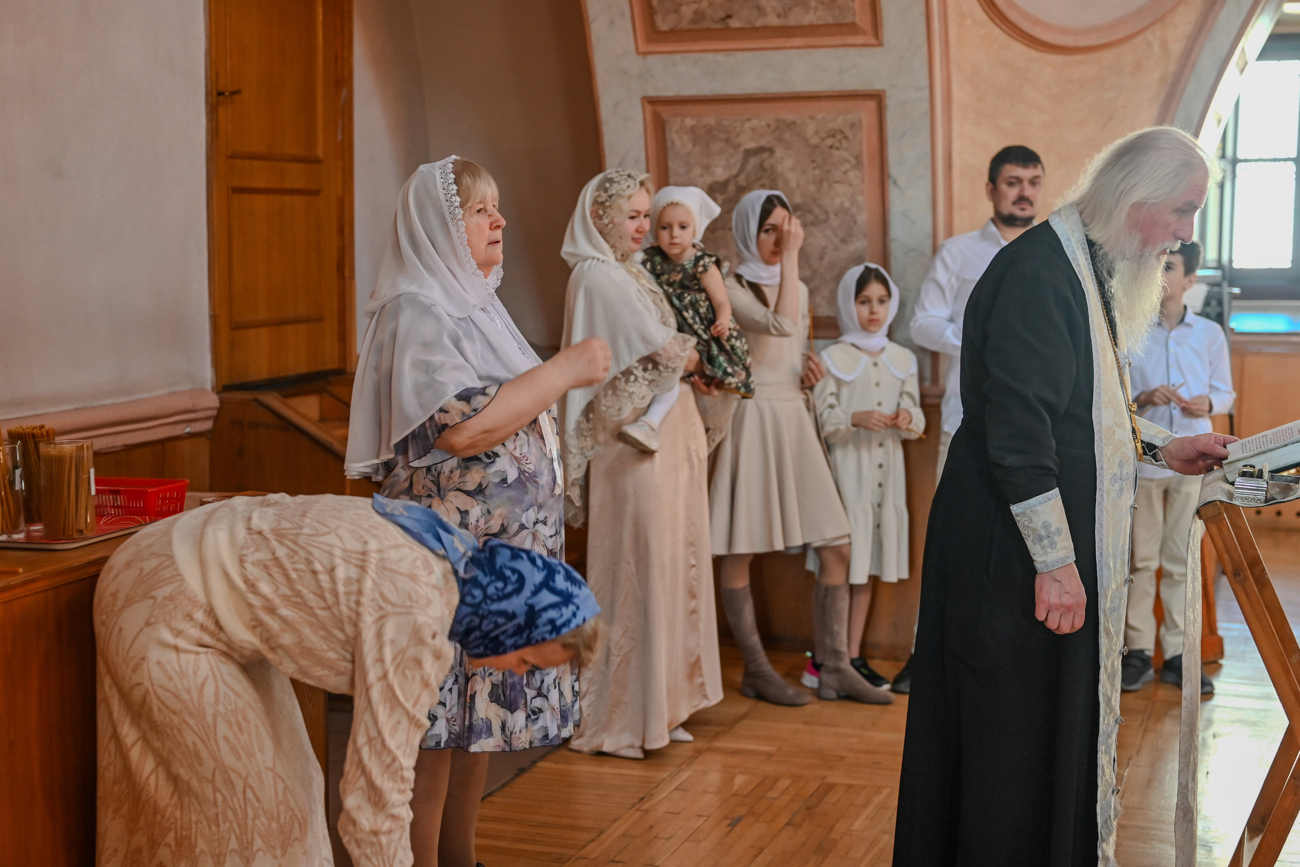 Крещение мама Анна. Семейный и детский фотограф Москва