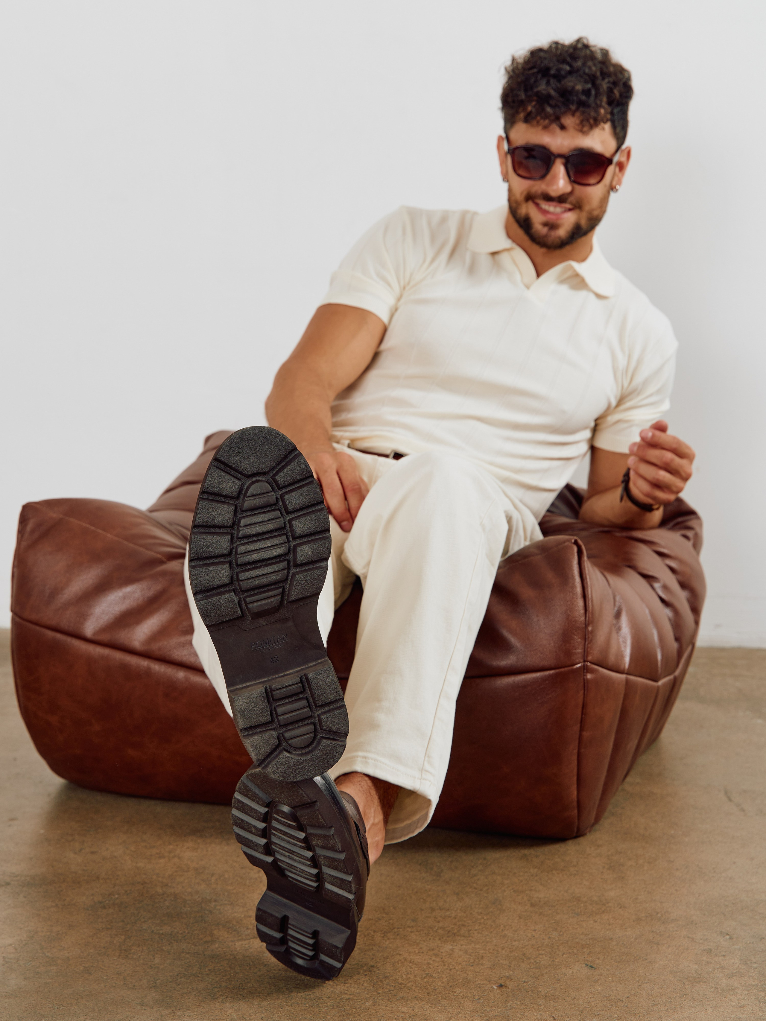 Обувь. Фотограф для маркетплейсов в Москве