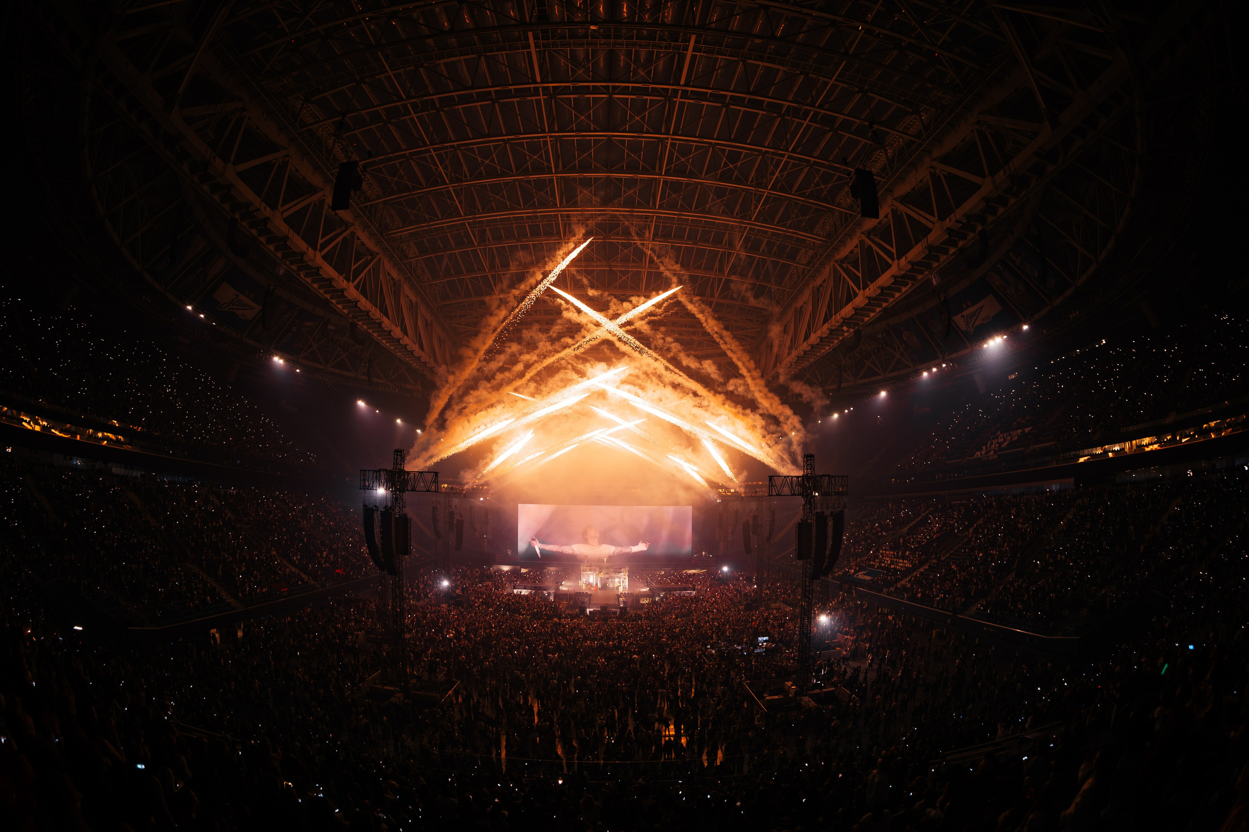 ЕГОР КРИД ГАЗПРОМ АРЕНА 11.10.25. Концертный и репортажный фотограф в Москве и Санкт-Петербурге Мария