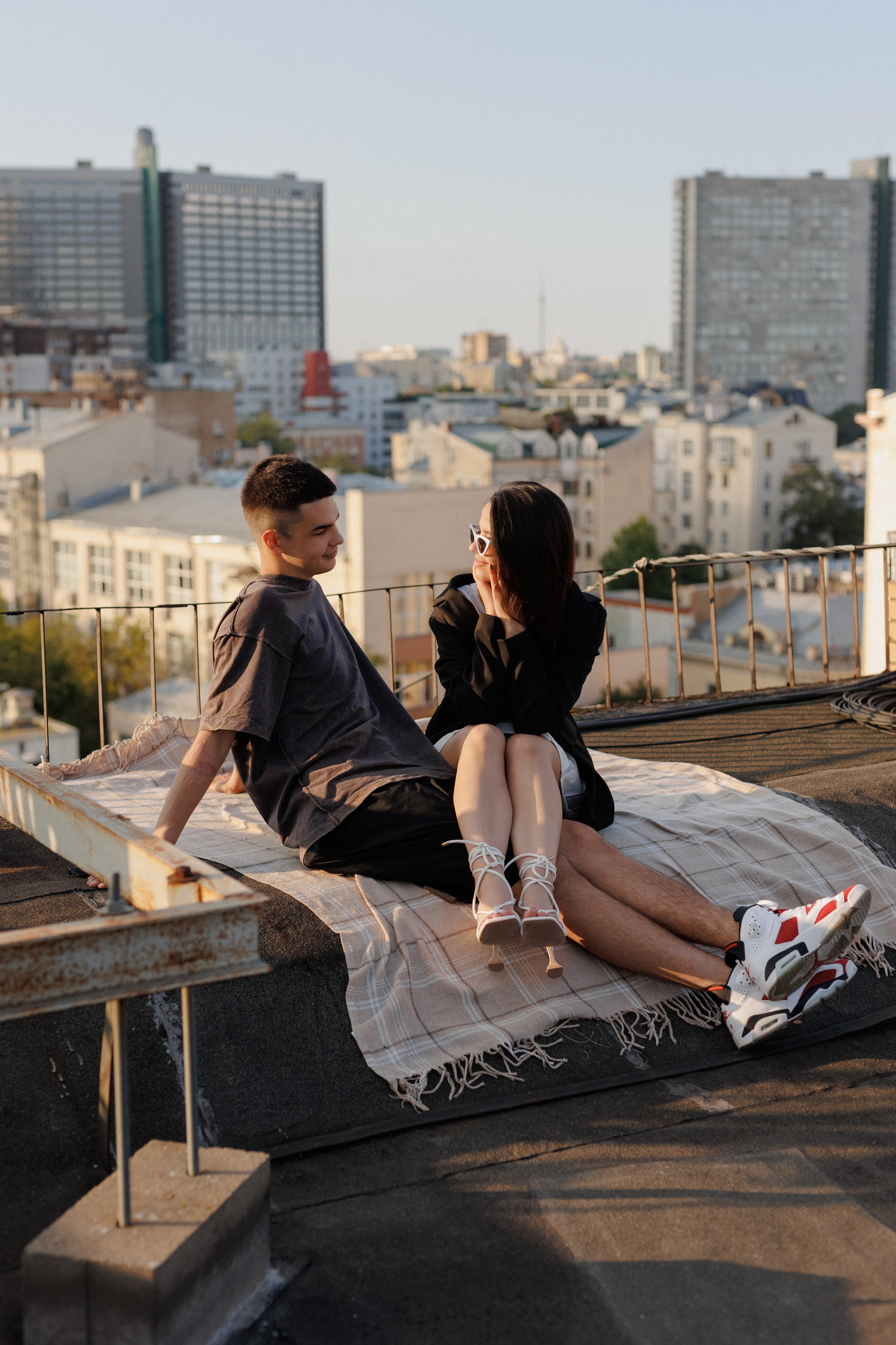 Крыша на закате. Москва. Семейный и свадебный фотограф в Москве Черкасова Анна