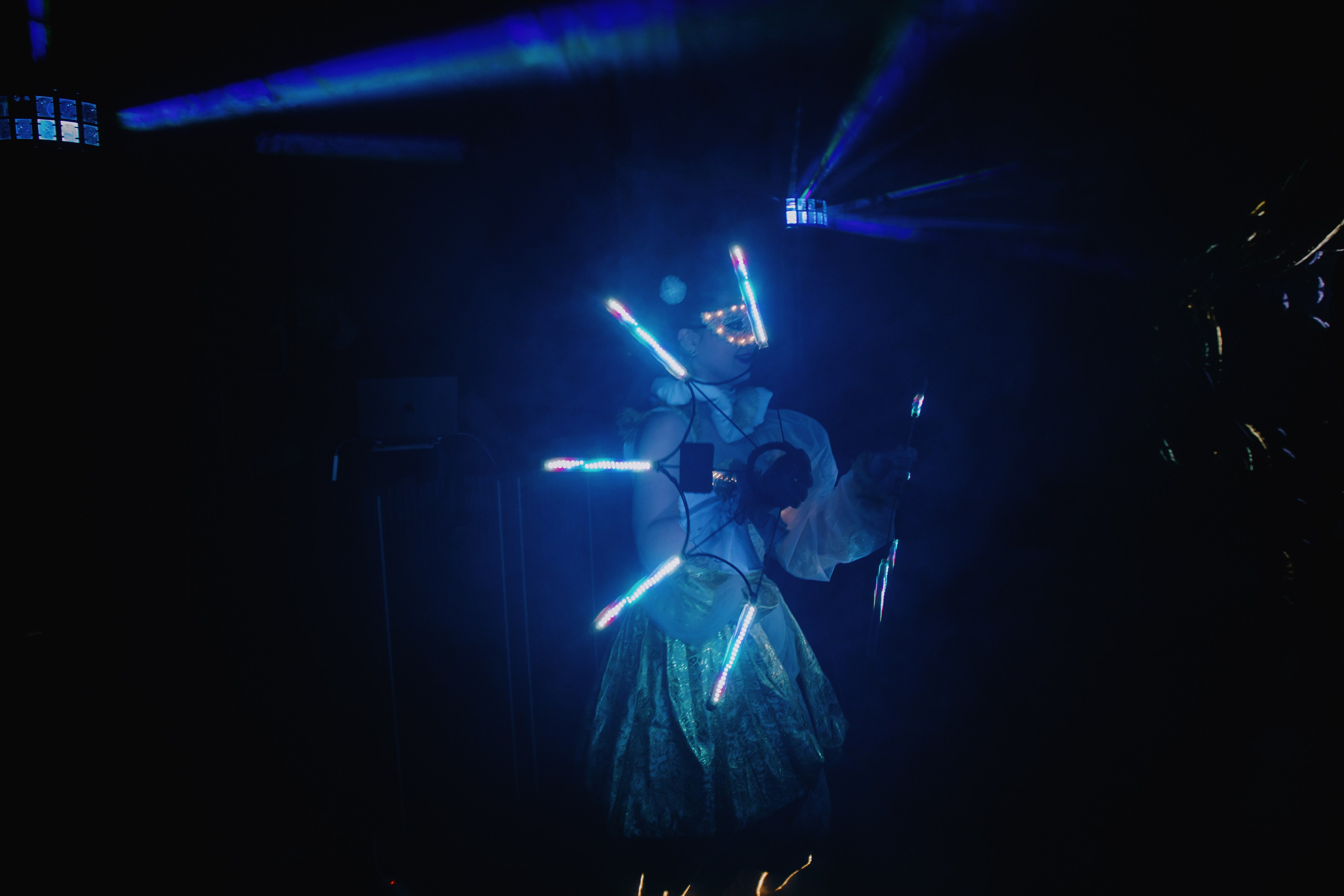 See `You Perfume. Фотограф в Москве и Санкт-Петербурге Дарина