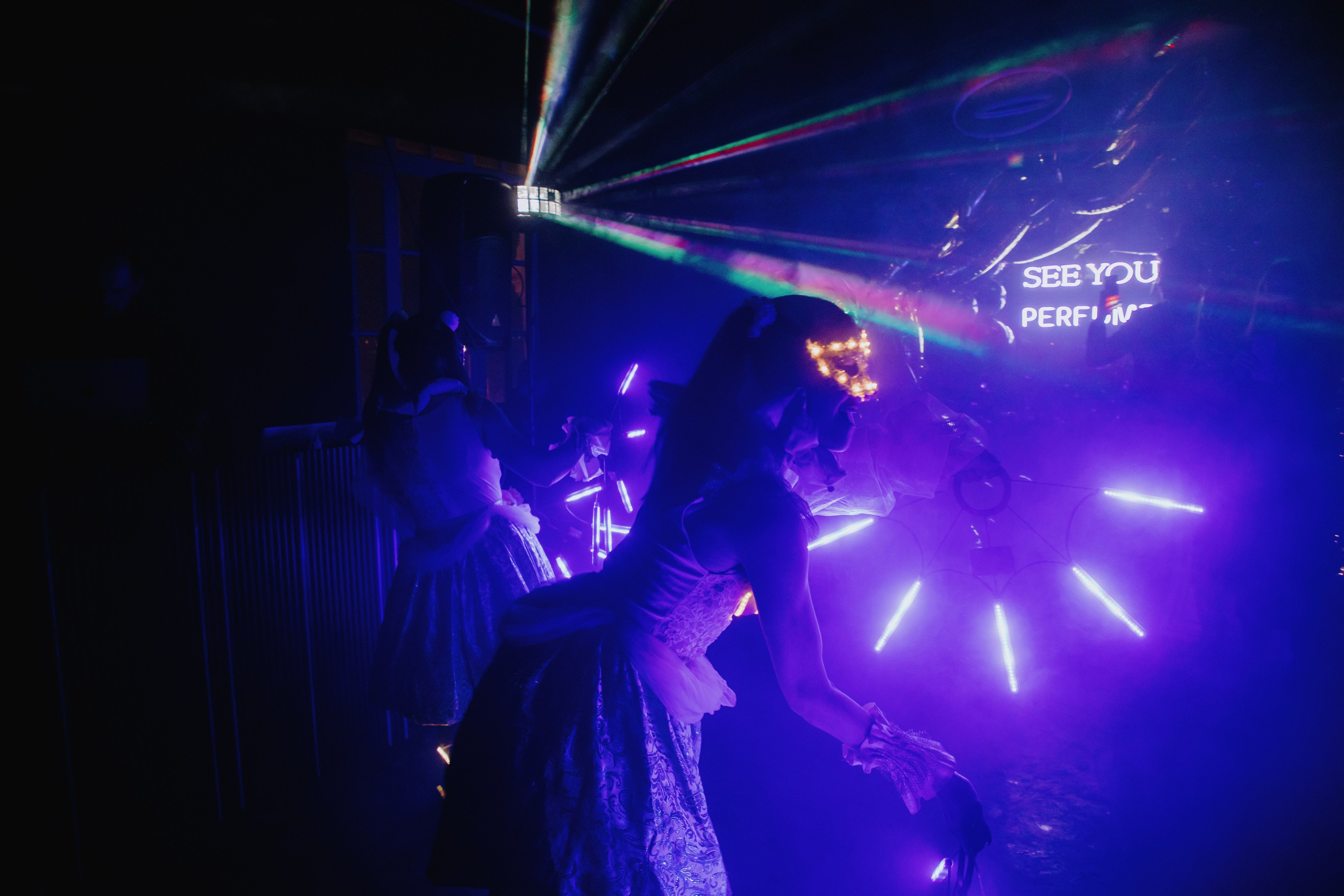 See `You Perfume. Фотограф в Москве и Санкт-Петербурге Дарина