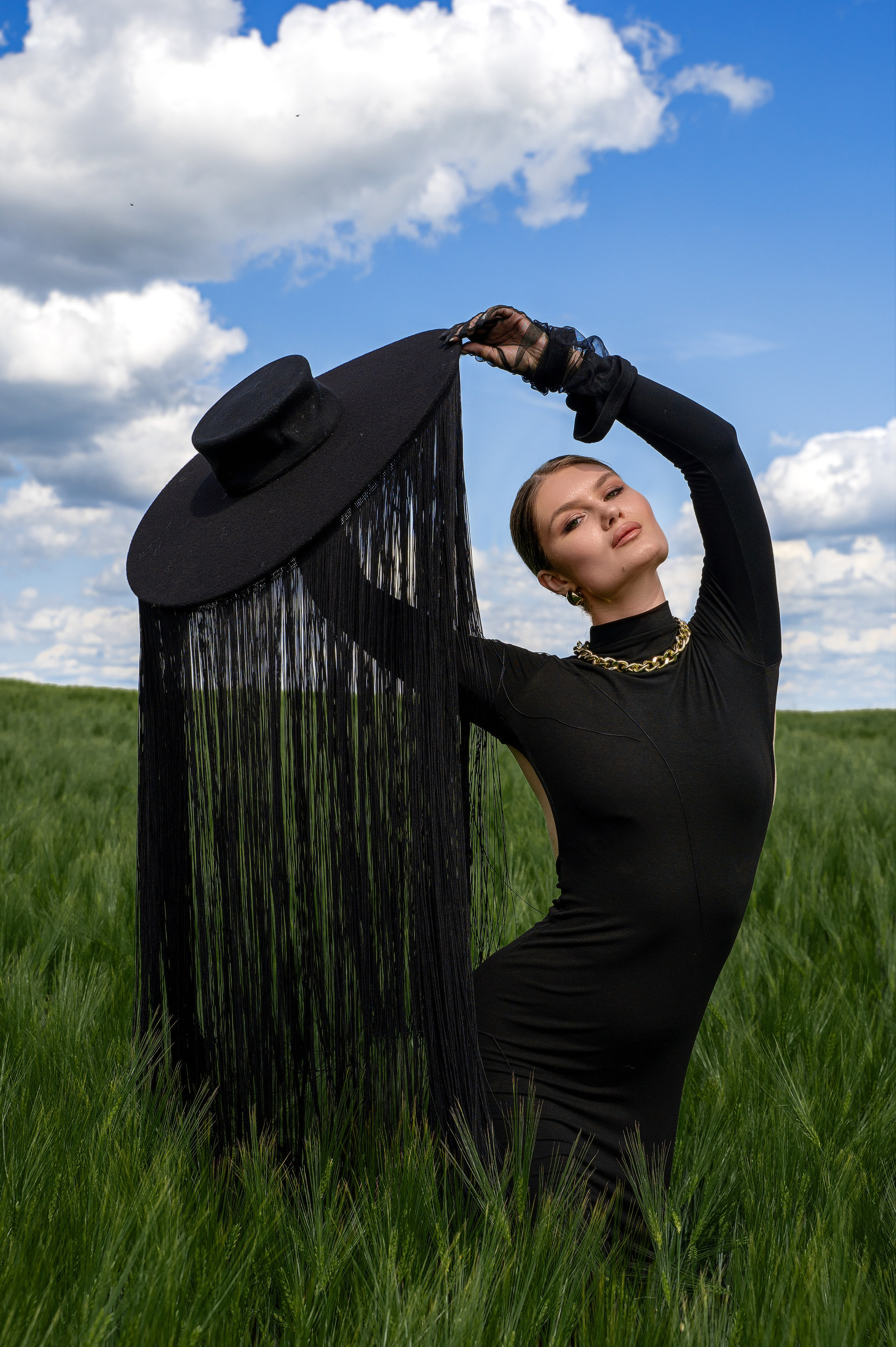 фотограф беларусь, индивидуальная фотосессия, съемка со стилизацией образа, фотограф Минск, женская фтосессия, портрет, съемка в поле, стильная съемка, фотосессия с готовым образом, как найти фотографа, фотограф Ольга Шаповалова. фотограф Беларусь, женская фотосессия, прогулочная съемка, стрит фотосессия, съемка с готовым образом 