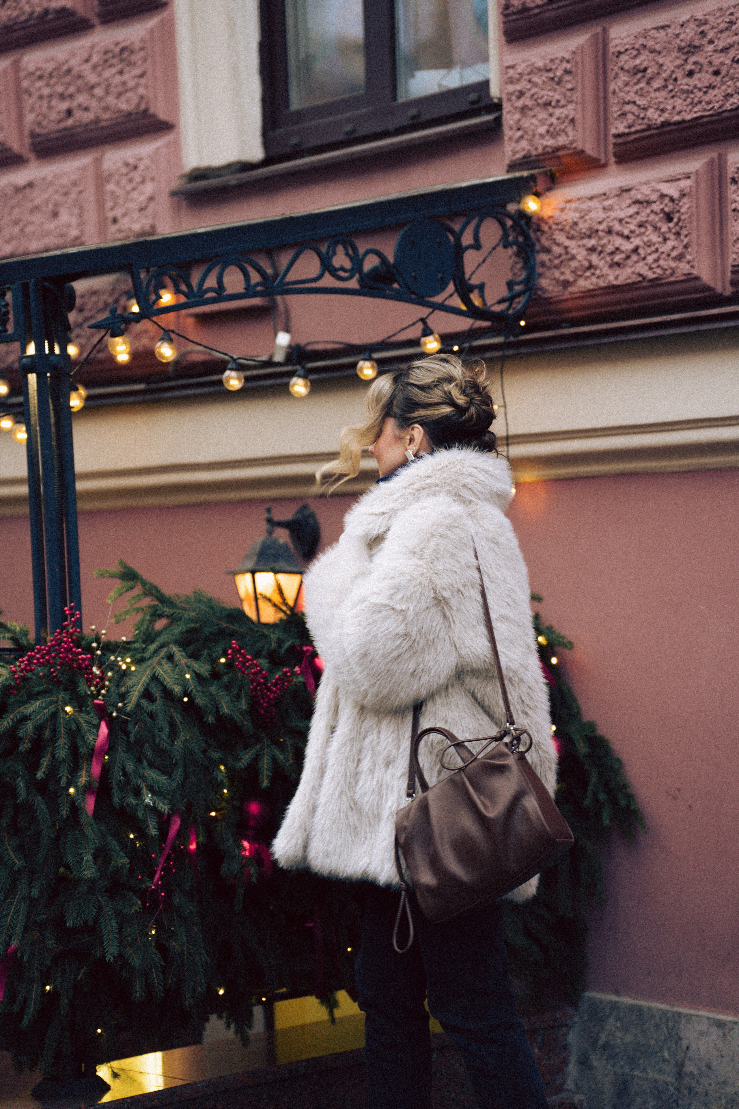 НОВОГОДНЯЯ ФОТОСЕСИИЯ В СТУДИИ ДЛЯ ДЕВУШКИ И ПРОГУЛКА ПО ЧЕРНЫШЕВСКОЙ. Профессиональный фотограф, Санкт-Петербург — Виктория Богомолова