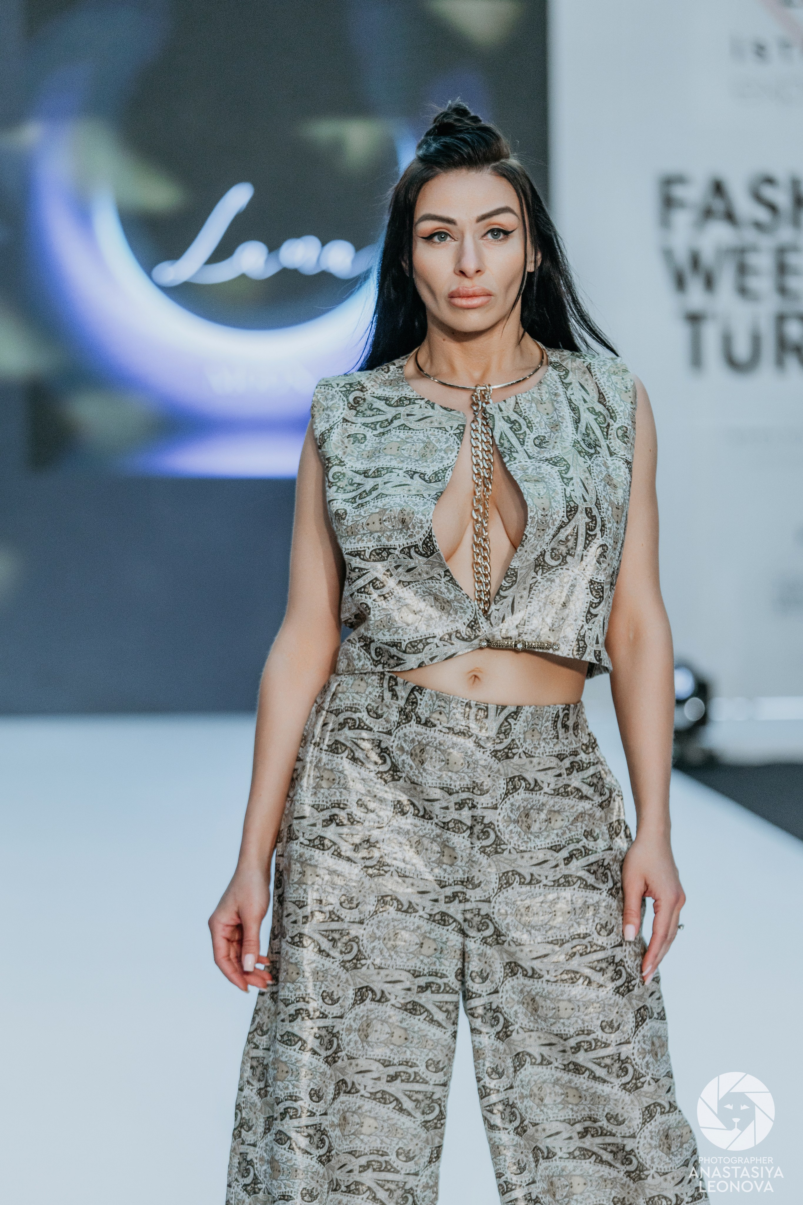 Fashion Week Türkiye [spring, 2025]. Anastasia Leonowa