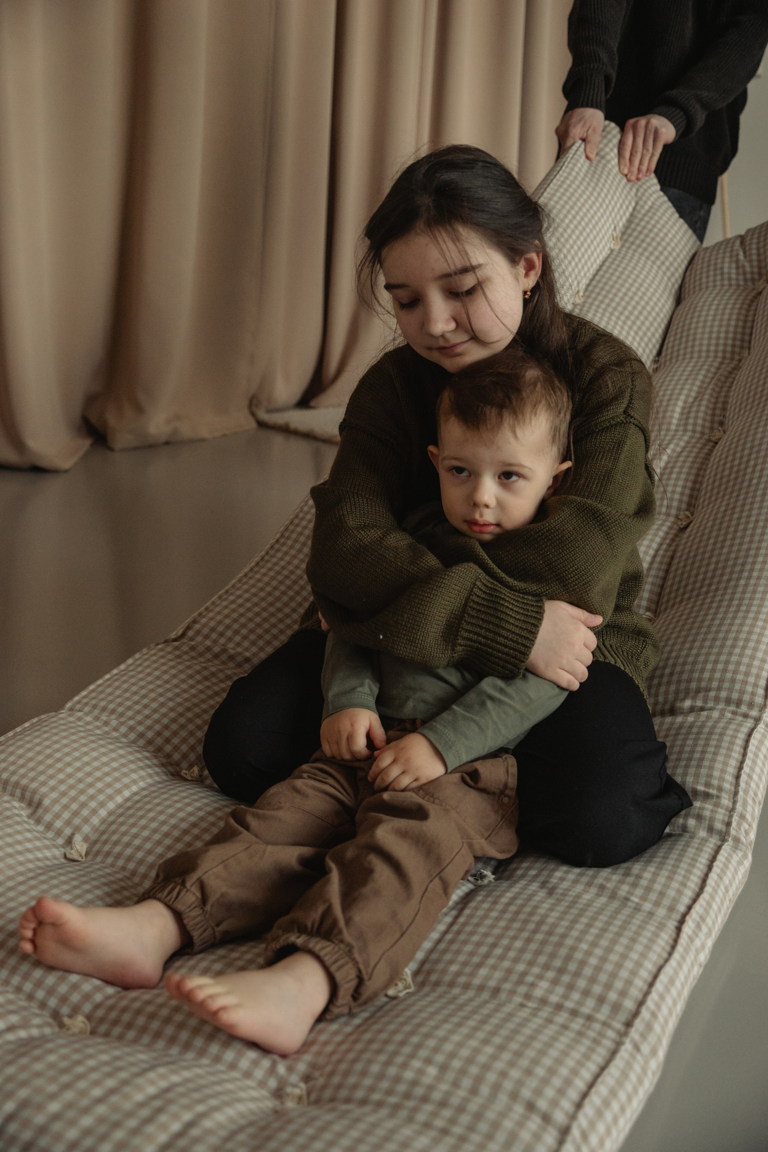 Семейная история в минималистичной студии. Портретный и семейный фотограф в Санкт-Петербурге Чугунова Анастасия