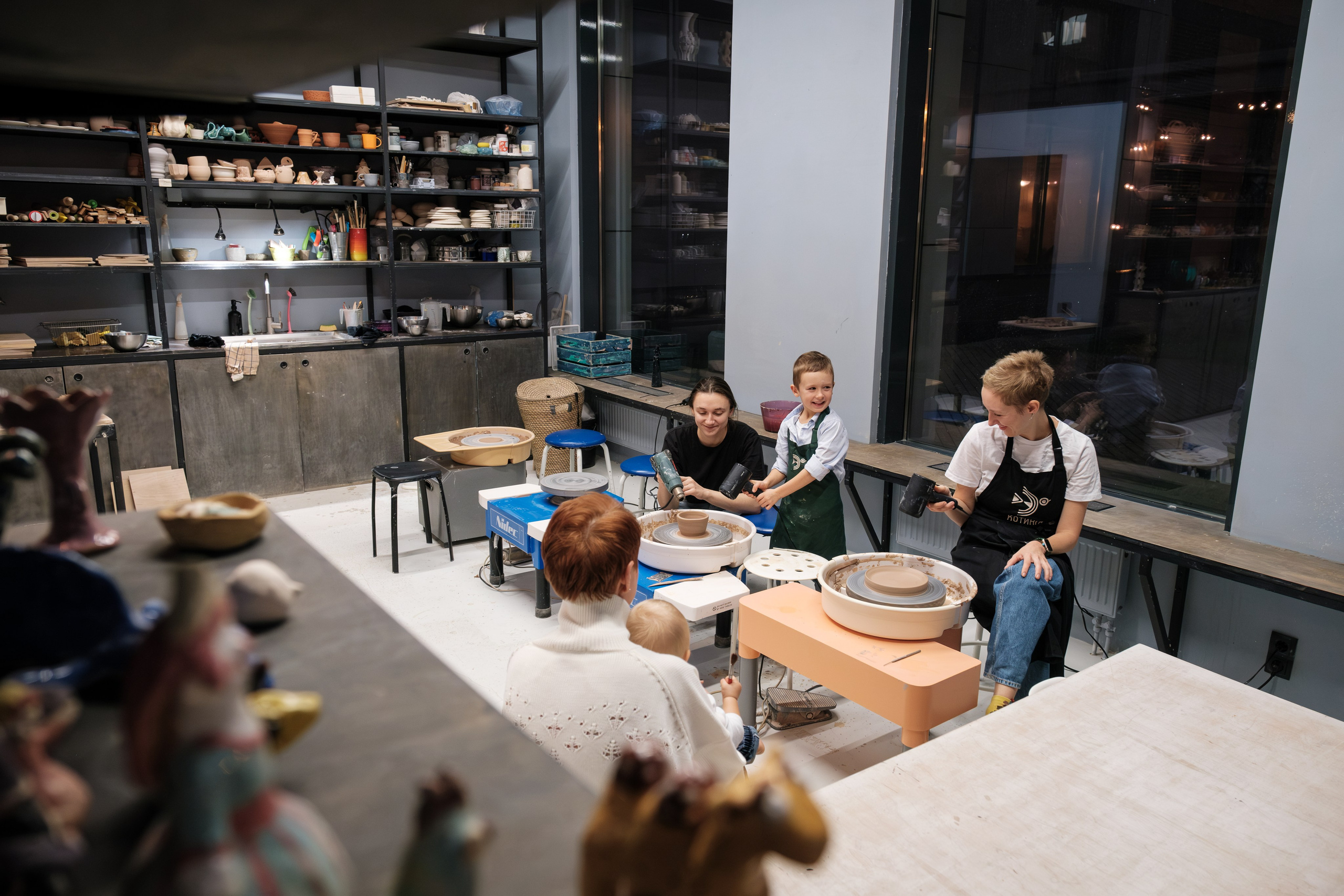 День рождения в студии керамики. Семейный и детский фотограф в Москве Светлана Потемкина