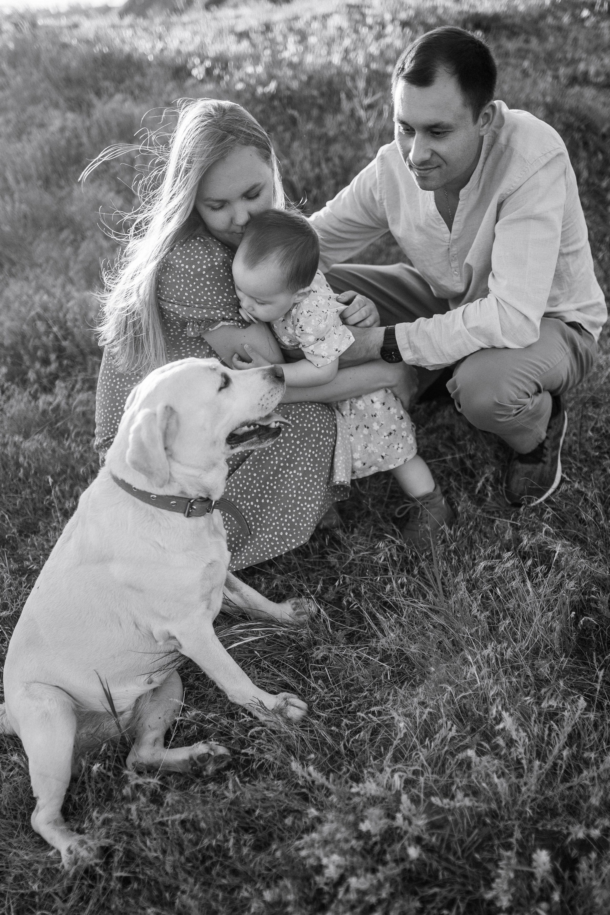 Трое в поле, не считая собаки. Семейный документальный фотограф в Волгограде Мариэта Додина