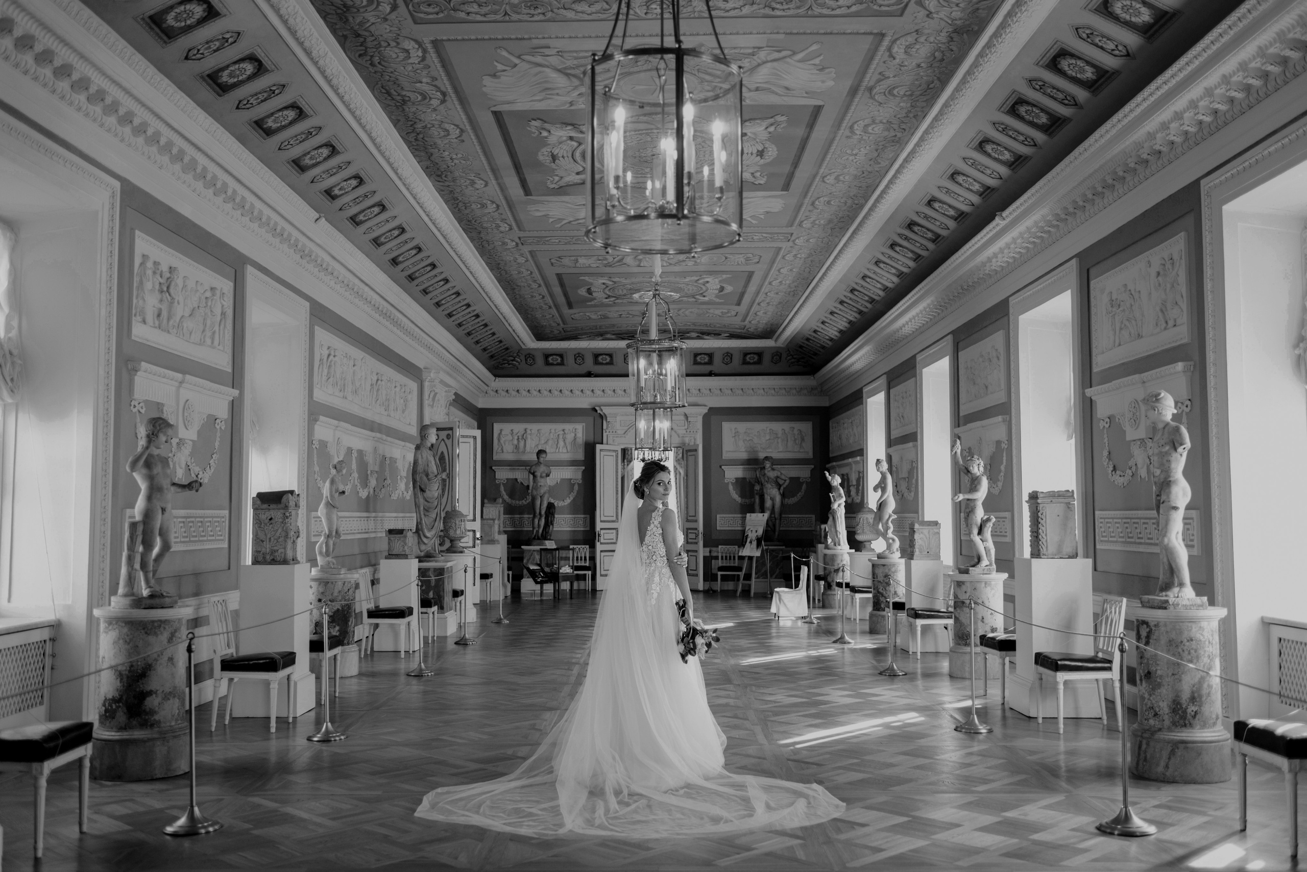 Свадебная фотосессия в Павловском Дворце. Свадебный фотограф в Санкт-Петербурге Венера Ахметова