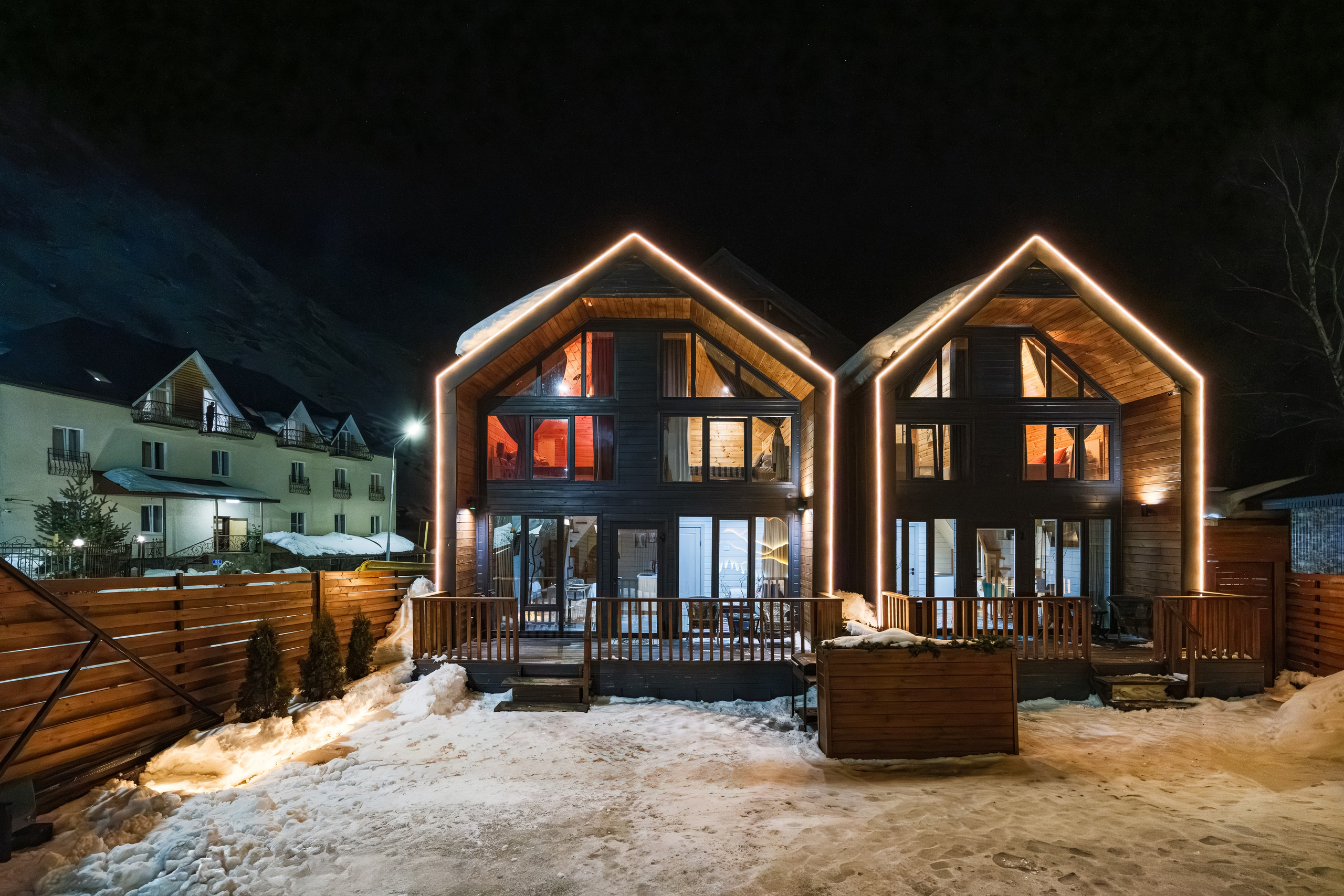 Коттеджи «Rest Time» Терскол. Фотограф на Эльбрусе • Роман Шатхин