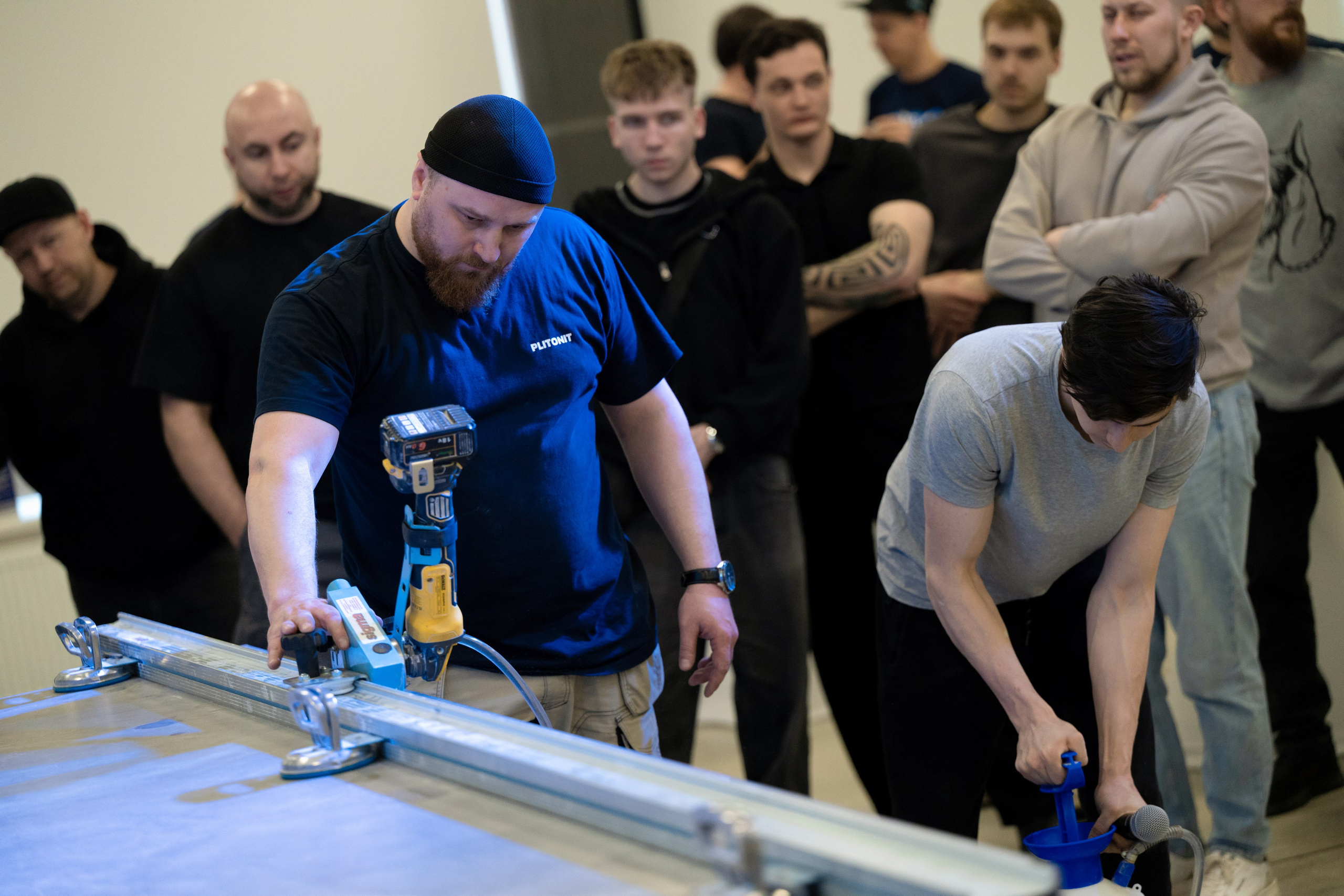 Форум от компании строительных материалов «Plitonit». Репортажный фотограф