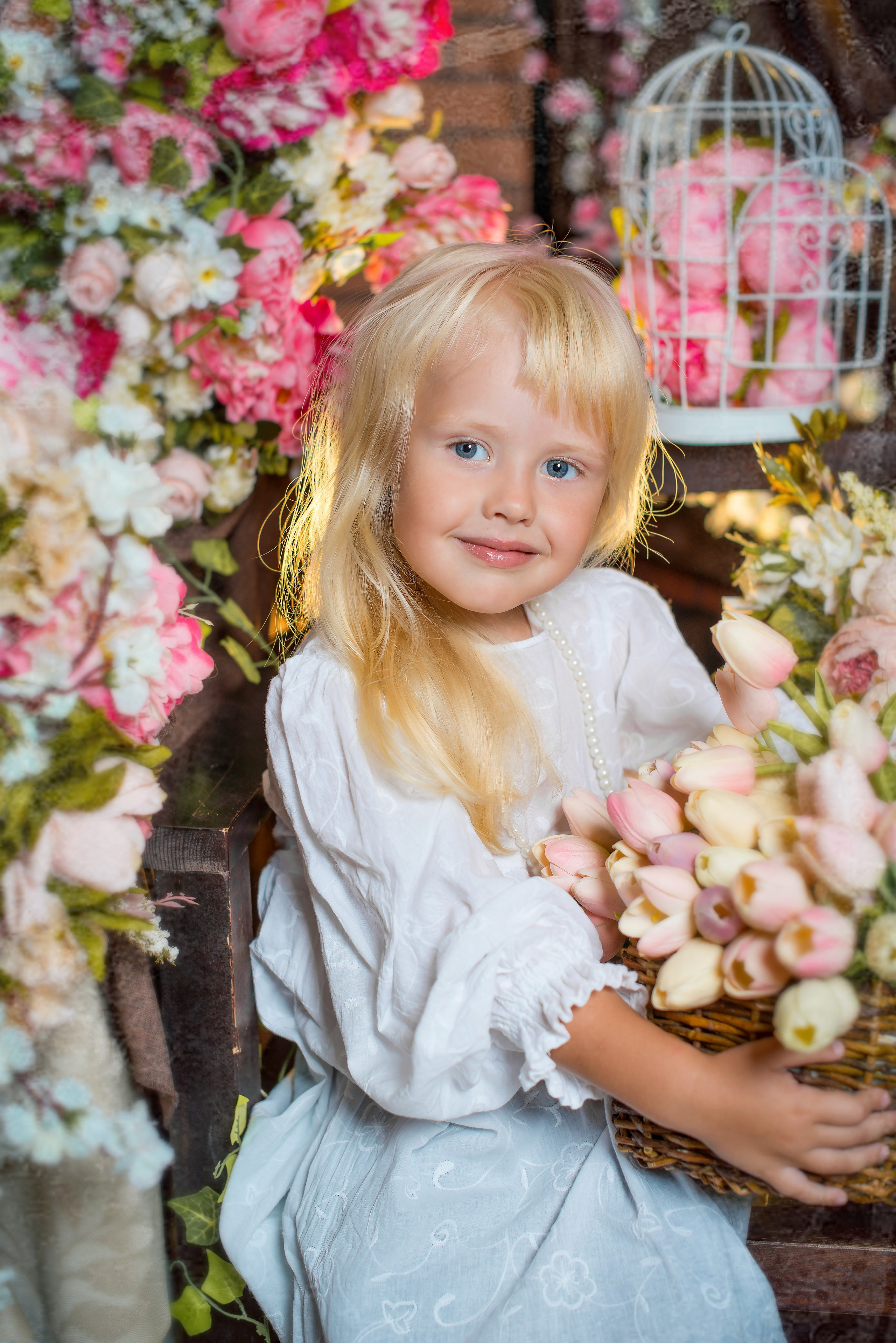 Цветочница. Татьяна Гойда портретный и семейный фотограф Ленск. Выпускные альбомы