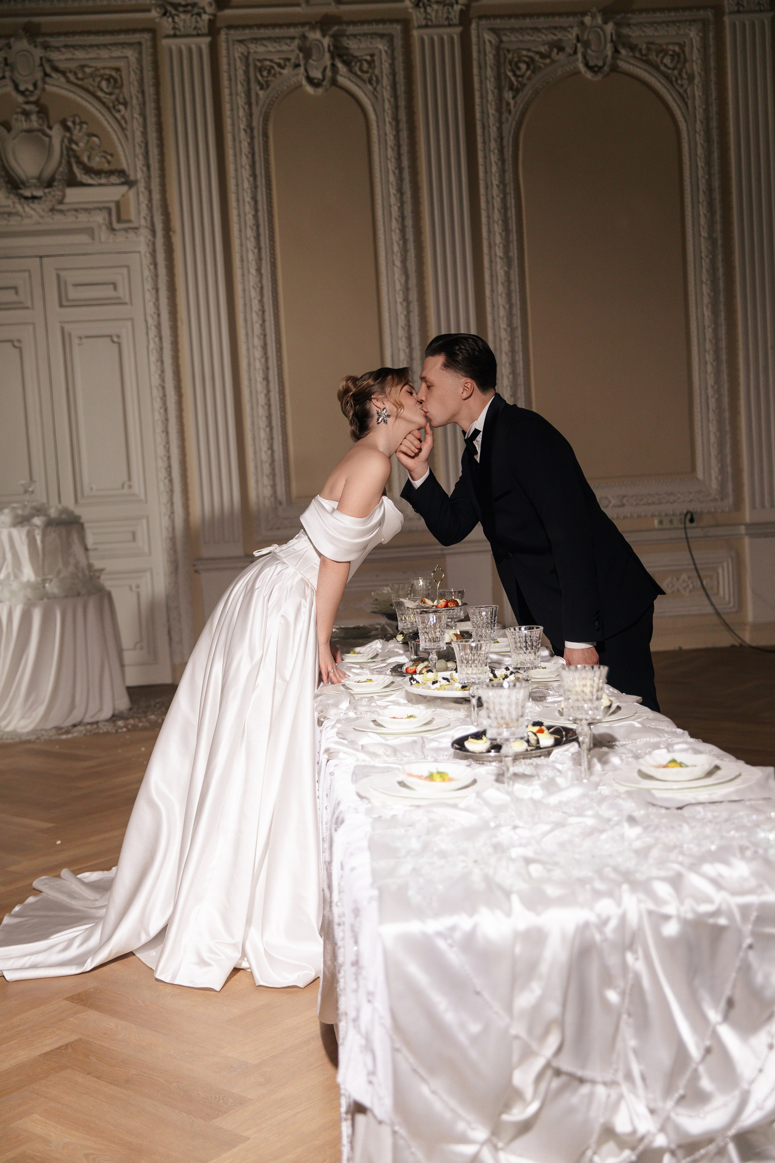 Особняк. Фотограф, который снимает любовь в Санкт-Петербурге