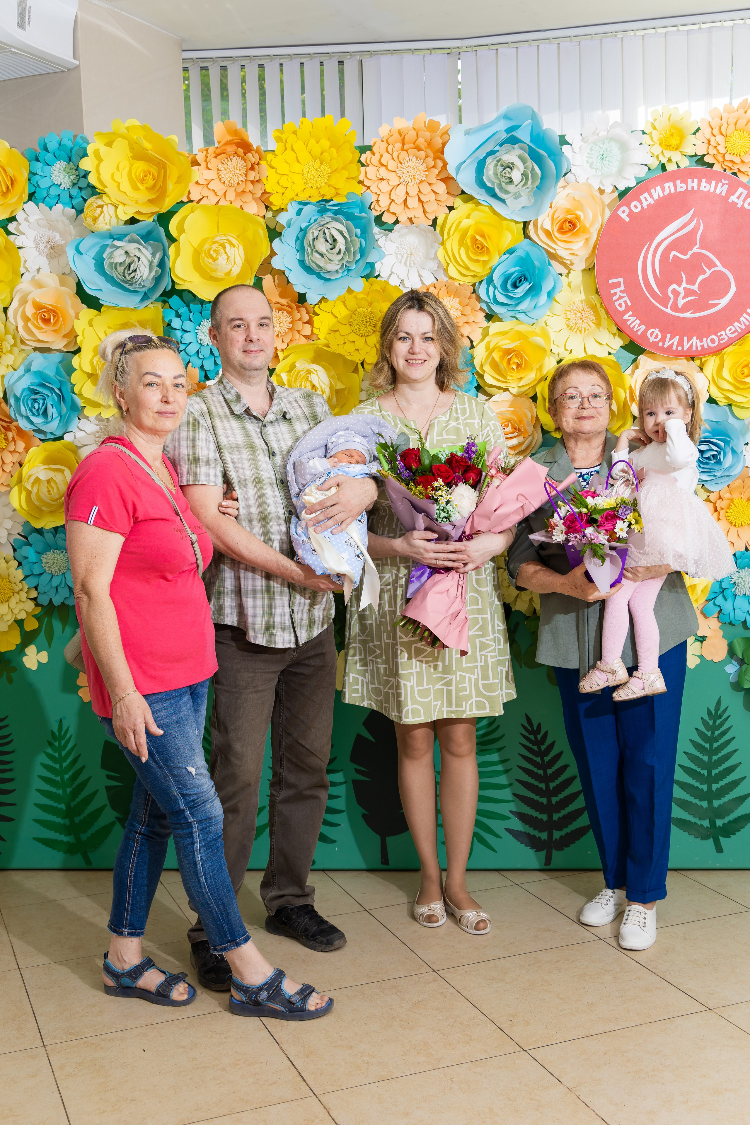 Выписка из роддома. Photomantis