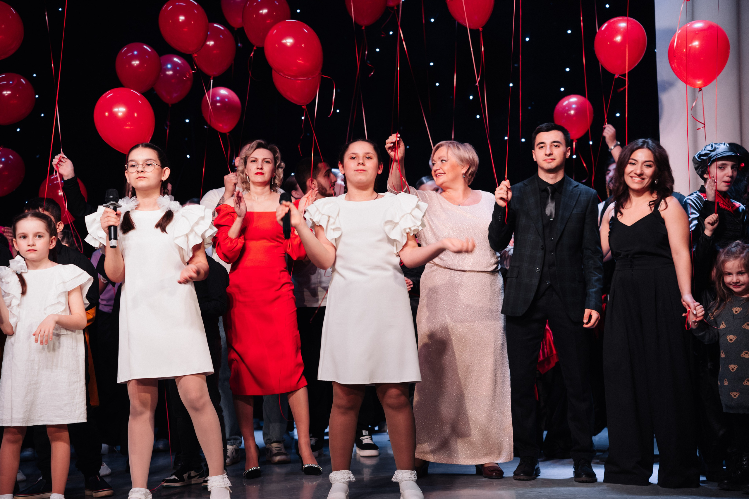 Благотворительный концерт в помощь Артему Сардаряну. Фотограф Артем Севостьянов. Профессиональная фотосъемка в Ногинске, Москве, Московской области и за границей