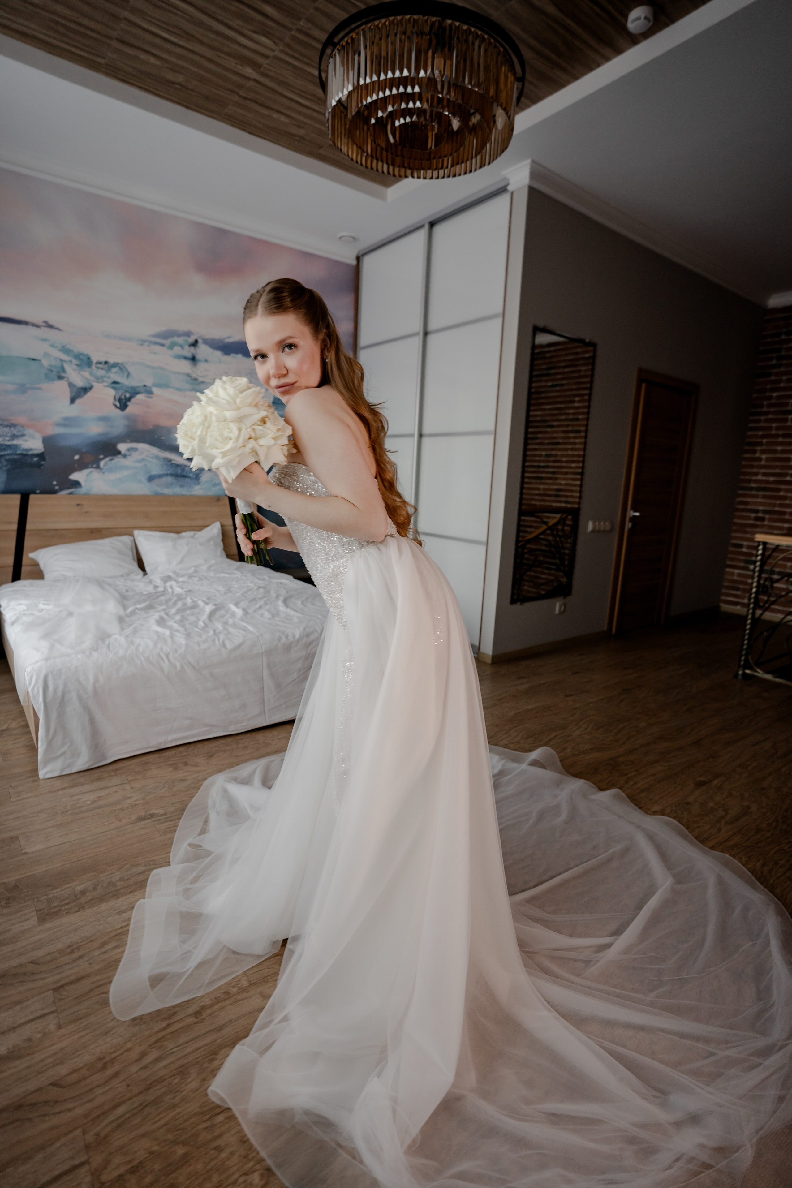 СВАДЕБНАЯ СЬЕМКА СБОРОВ В ОТЕЛЕ И ВЫЕЗД НА ЦЕРЕМОНИЮ (СНЯТО В СИБИРЕ В НИЖНЕВАРТОВСКЕ)М. Профессиональный фотограф, Санкт-Петербург — Виктория Богомолова
