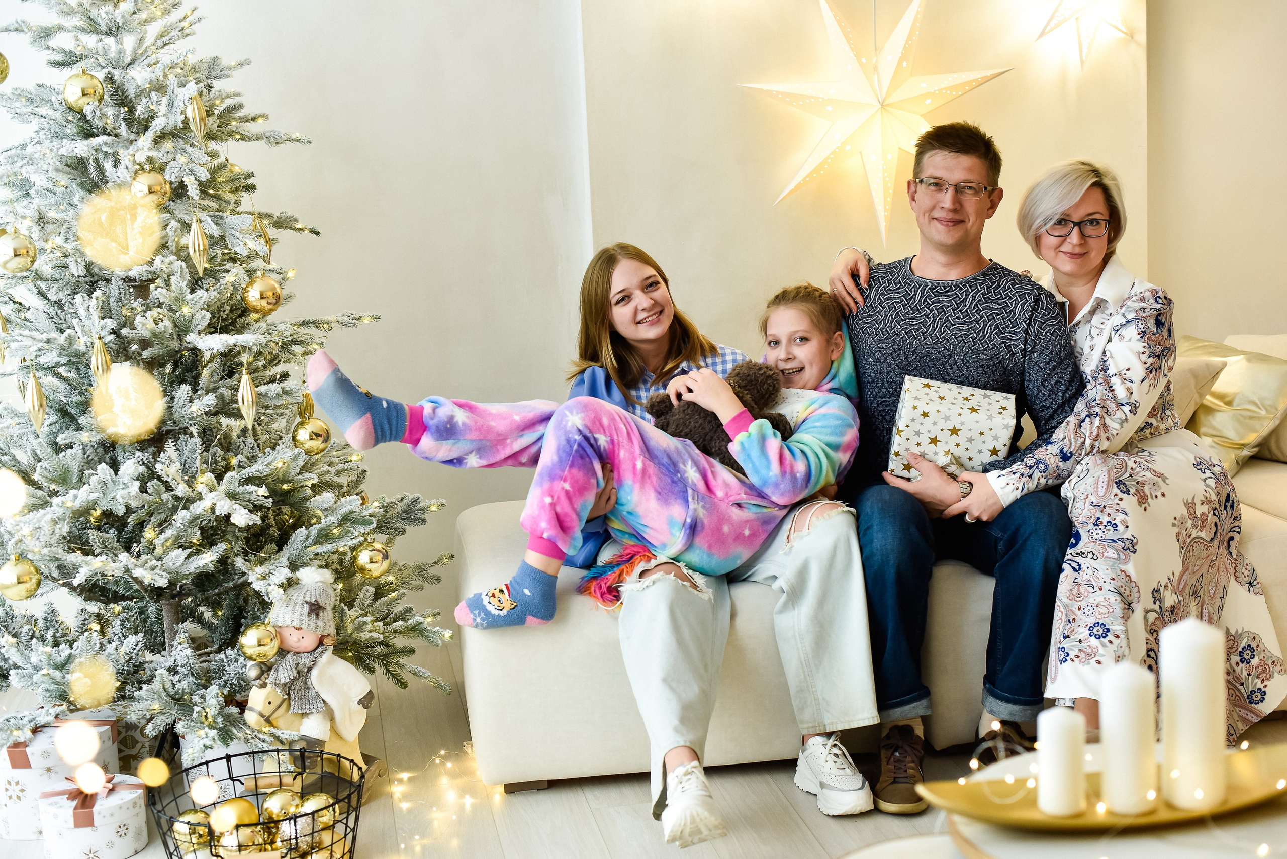 Семья Александра и его девочек)