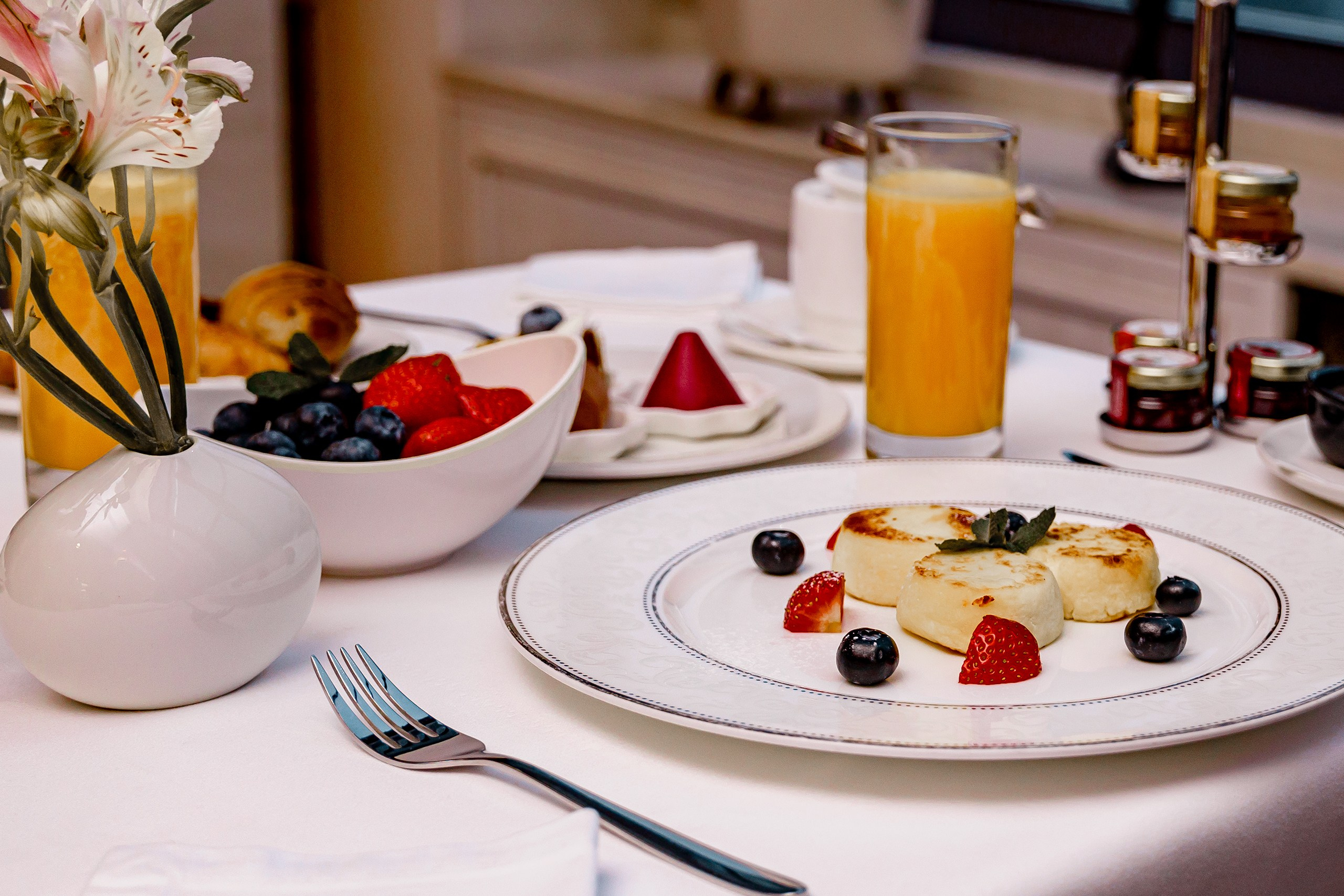 Завтрак в Ресторане «ST REGIS MOSCOW». Свадебный/Портретный фотограф снимаю в Москве