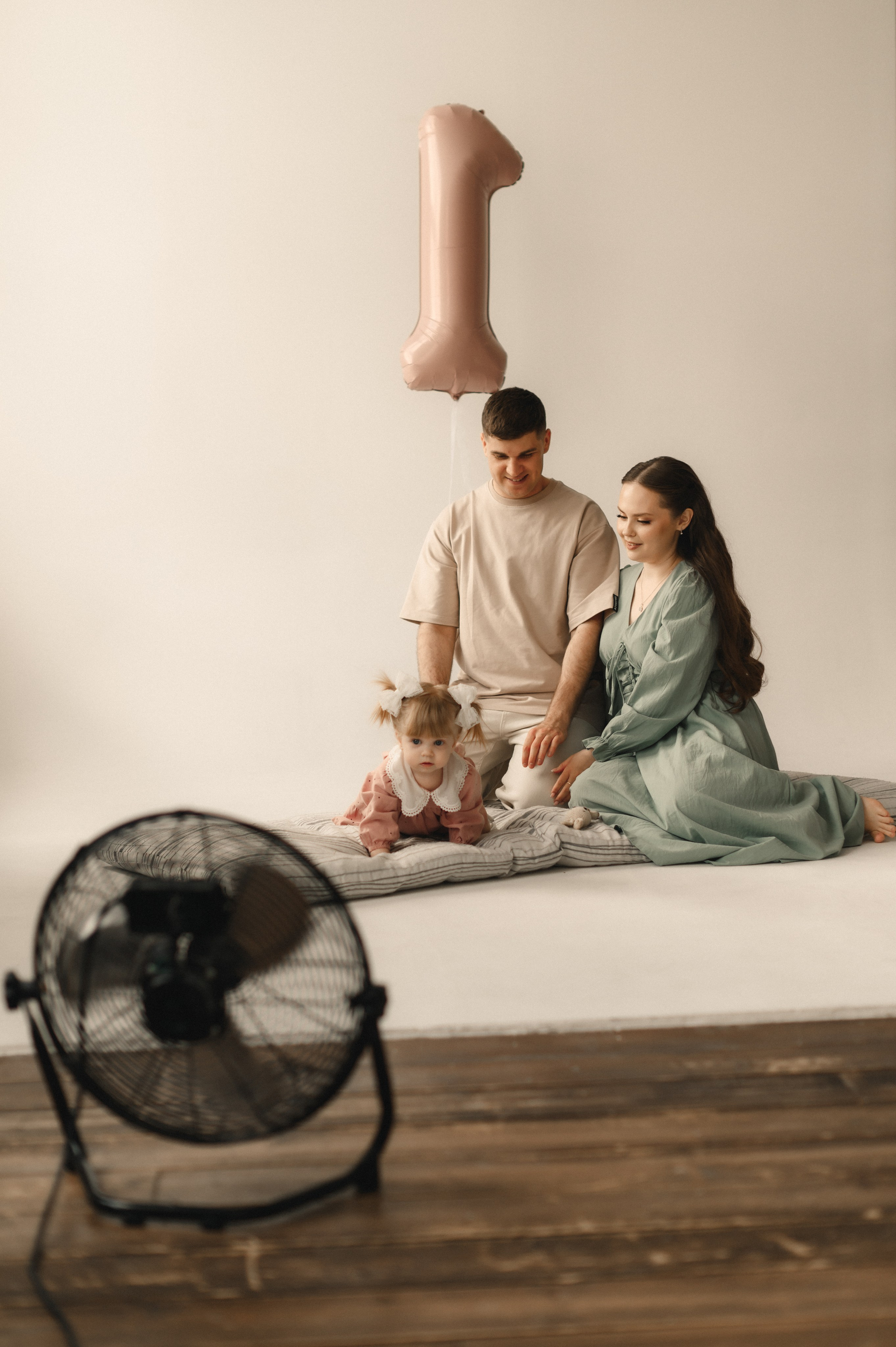 Годик Аделине. Студийная съёмка. Семейный фотограф в г. Ставрополь, Сорокина Мария