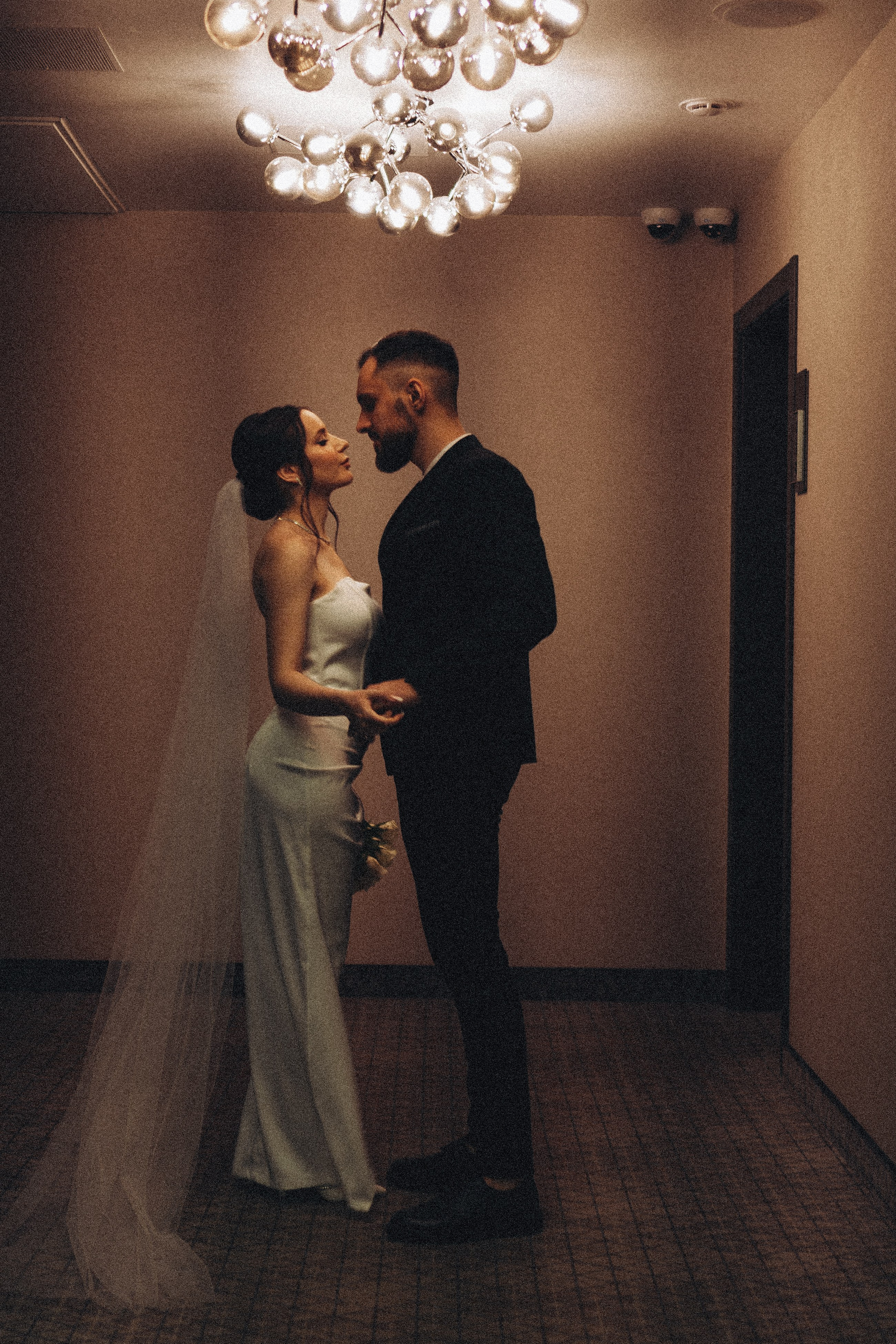 СВАДЕБНАЯ СЬЕМКА СБОРОВ ЖЕНИХА И НЕВЕСТЫ В ОТЕЛЕ И ТАКЖЕ ФОТОСЕССИИЯ В ОТЕЛЕЕ МЕГАПОЛИС БРЯНСК. Профессиональный фотограф, Санкт-Петербург — Виктория Богомолова