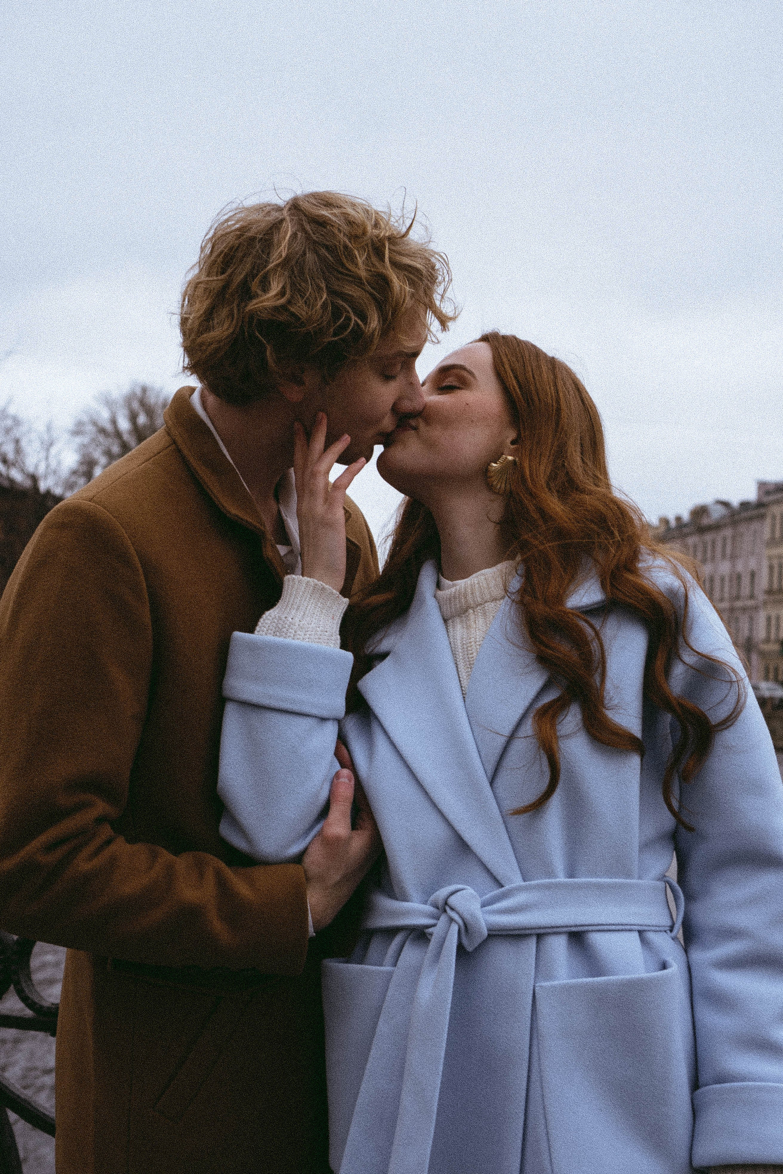 СВАДЕБНАЯ СЬЕМКА В ОТЕЛЕ. СБОРЫ ЖЕНИХА И НЕВЕСТЫ И ТАКЖЕ ТОР И ПОДГОТОВКА К ПРОГУЛКЕ И ПРОГУЛКА ПО ПЕТРОГРАДКЕ. Профессиональный фотограф, Санкт-Петербург — Виктория Богомолова