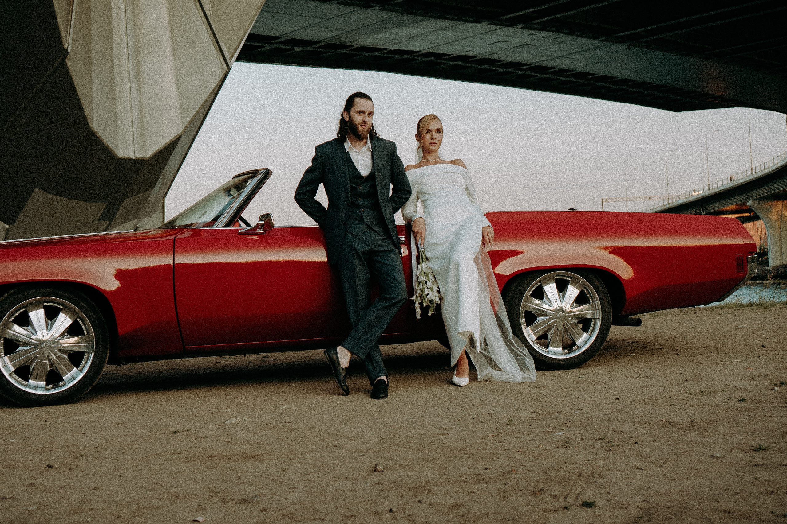 СВАДЕБНАЯ СЬЕМКА ВОЗЛЕ МСОТА БЕТАНКУРА НА КАБРИОЛЕТЕ. Профессиональный фотограф, Санкт-Петербург — Виктория Богомолова