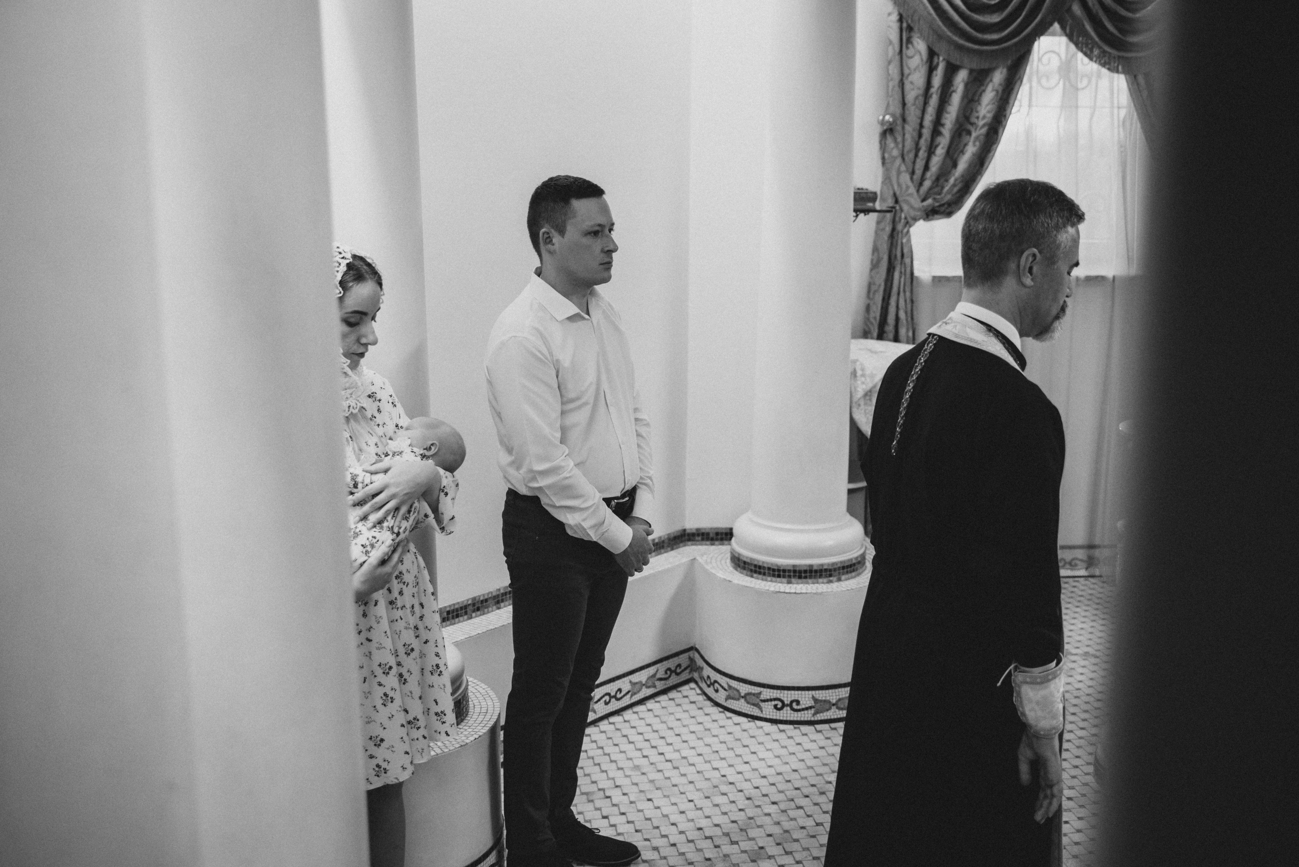 Крещение маленькой Александры (частичная конфиденциальность). Семейный фотограф в Минске Дарья Дреко