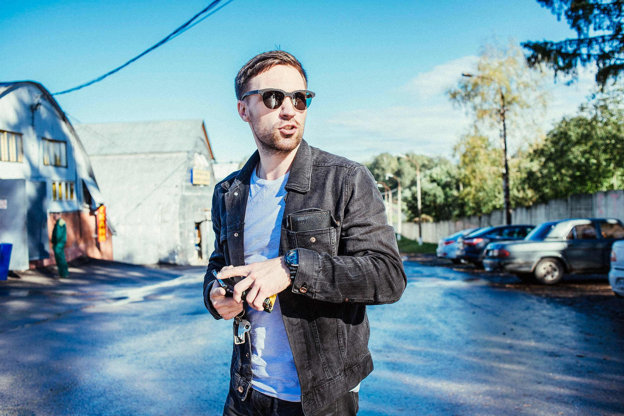 Иван Драпков, владельц компании по производствку деревянных солнечных очков Woodsun в Санкт-Петербурге.  Съемка для рекламной кампании E-bay. 