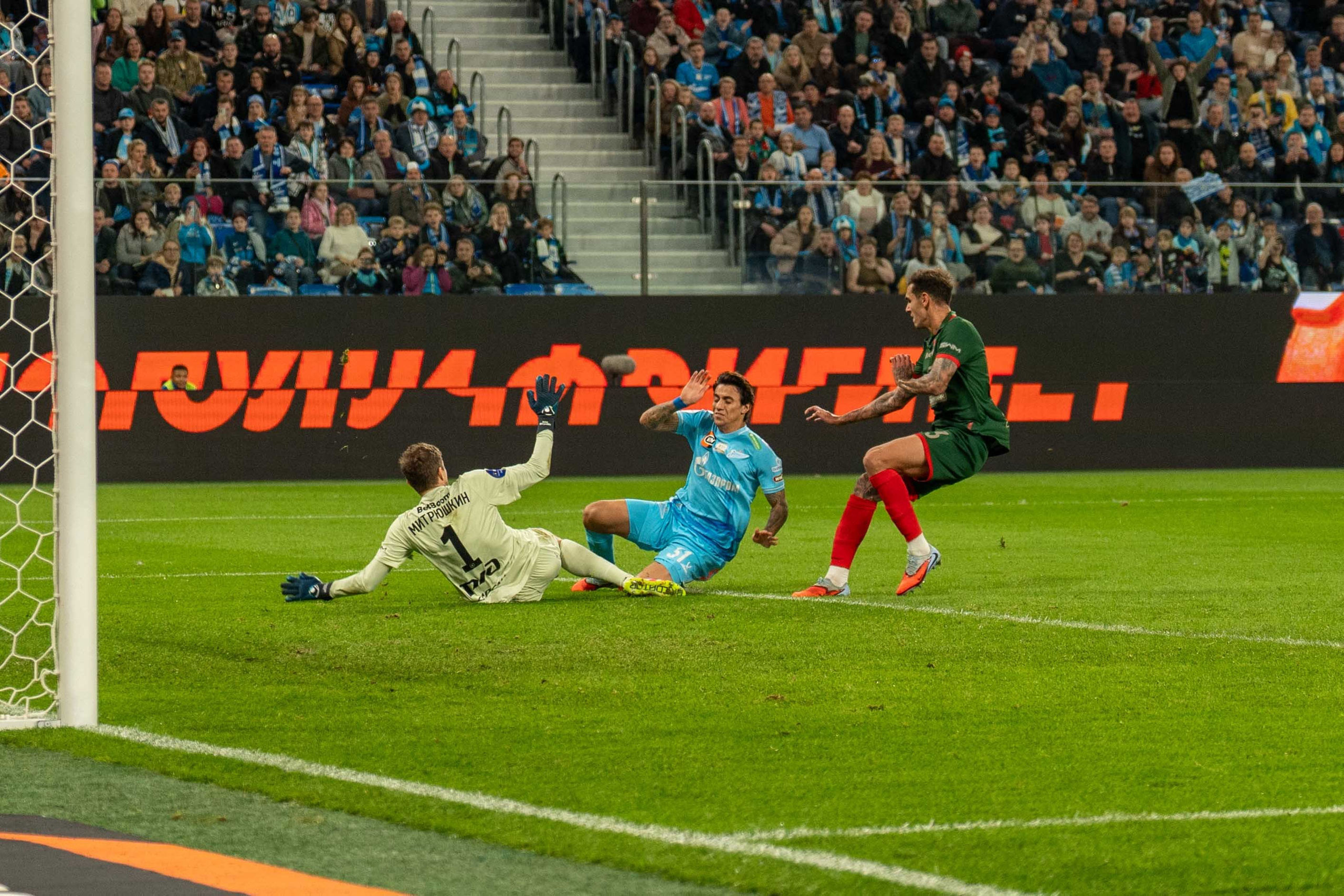 Зенит — Локомотив: фотогалерея 14-го тура РПЛ на Газпром Арене | Антон Гауф. Спортивный фотограф в Санкт-Петербурге | Антон Гауф