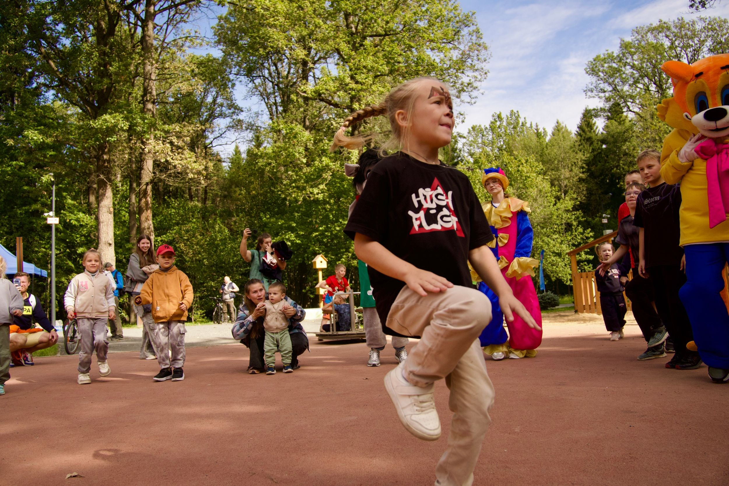 Забег в парке «Дубки». Кафе «БЕЛКА НАШЕПТАЛА». Ну оооочень концептуальное кафе