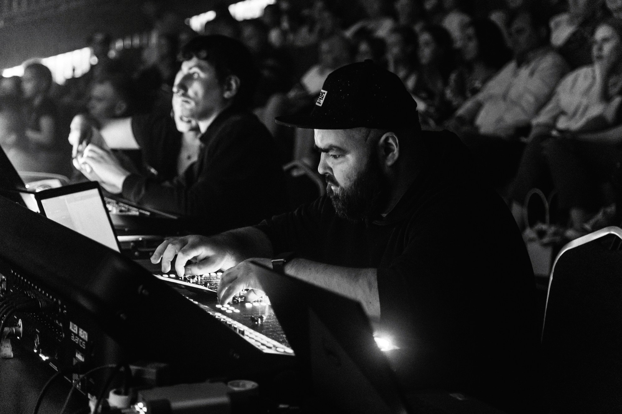 Отчётный концерт танцевальной студии «Make Me Dance». Бизнес фотограф в Новосибирске Александр Рощин