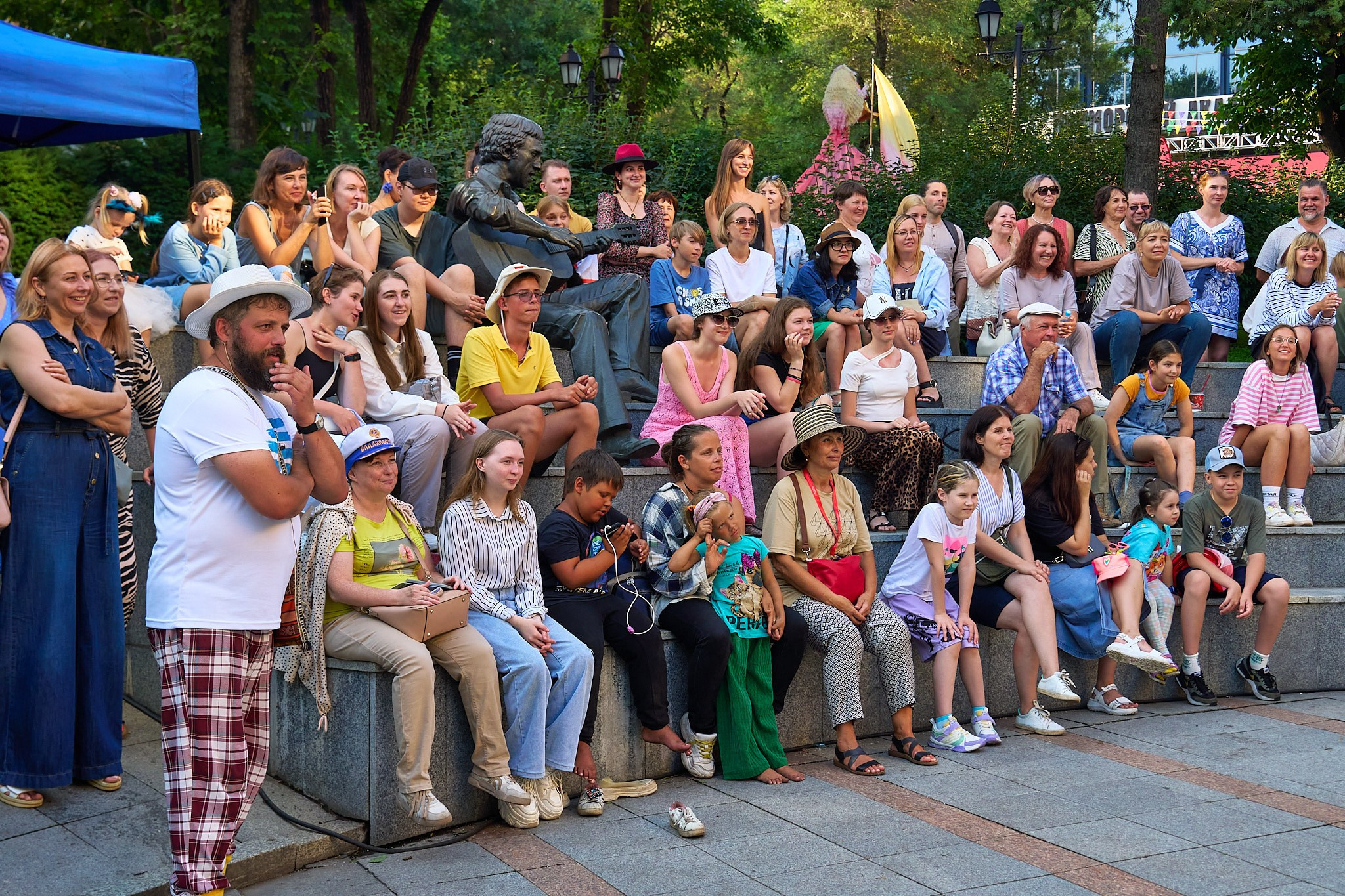 Уличный театр Владивосток. Профессиональный репортажный фотограф Инесса Иминова