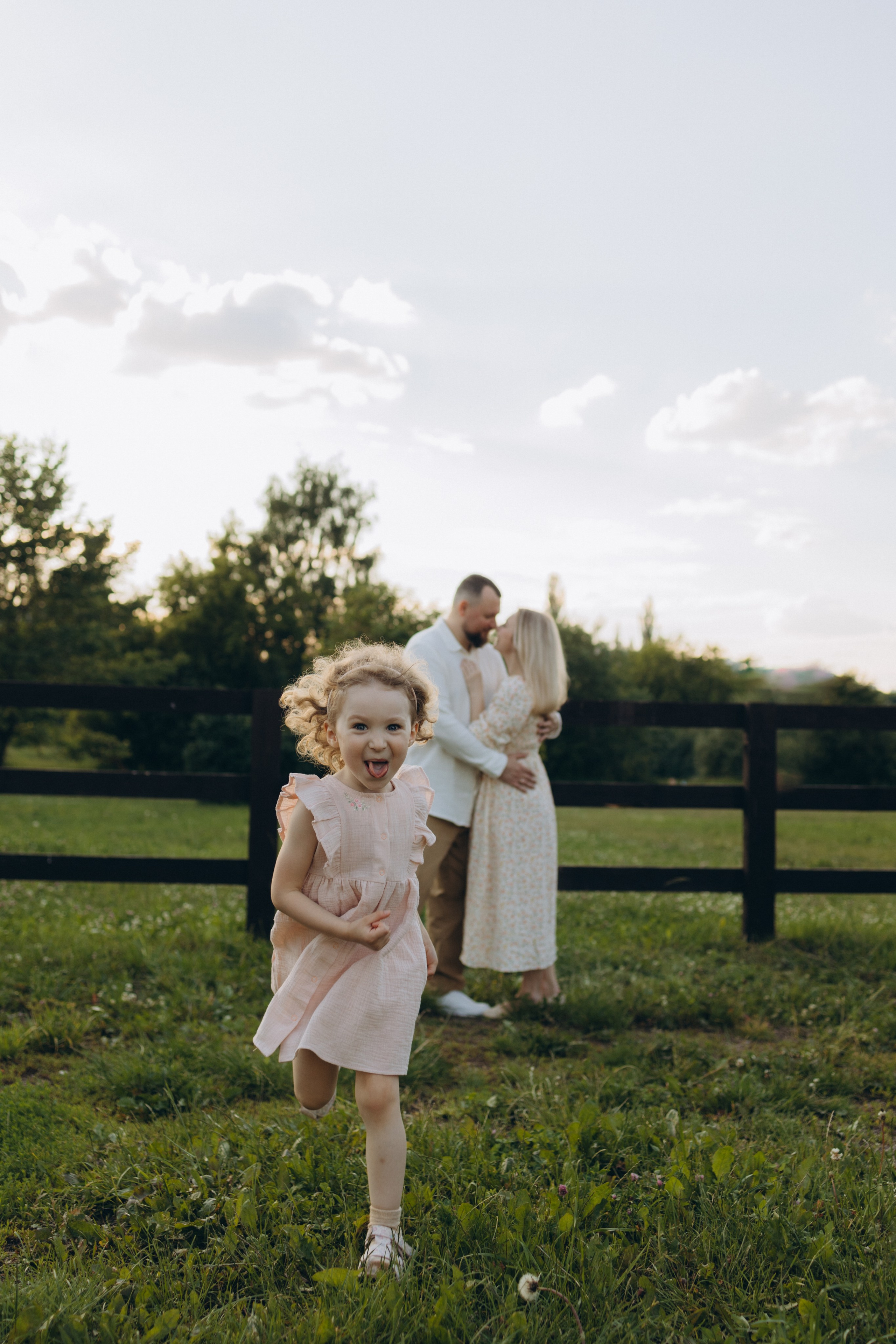 Семейные на природе. Семейный фотограф и видеограф Наумова Анна