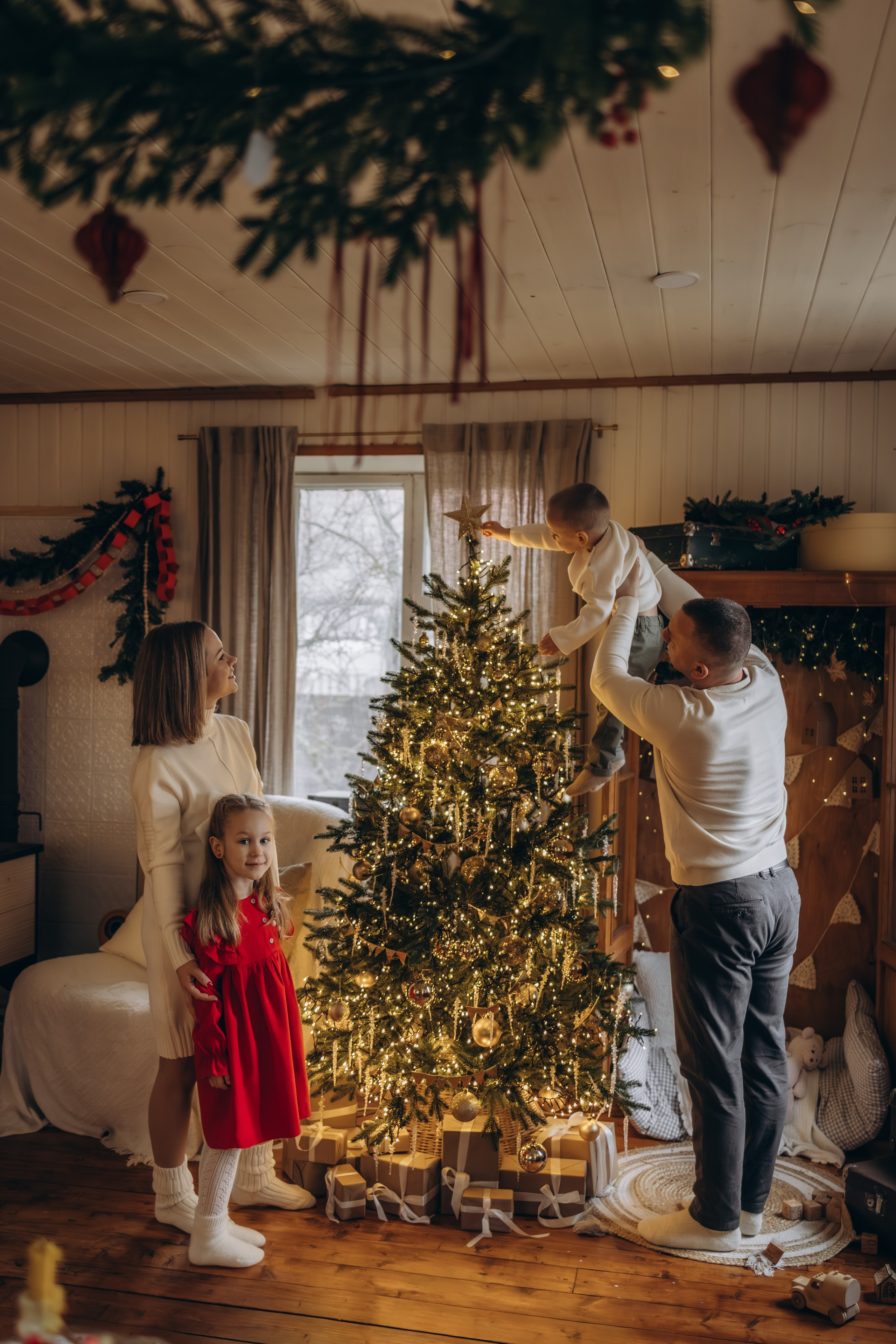 Семейная студийная фотосъемка (13.12.2025 г.)г. Малоярославец (Калужская обл.). Надежда Стар семейный и церковный фотограф в Жукове и Калужской области