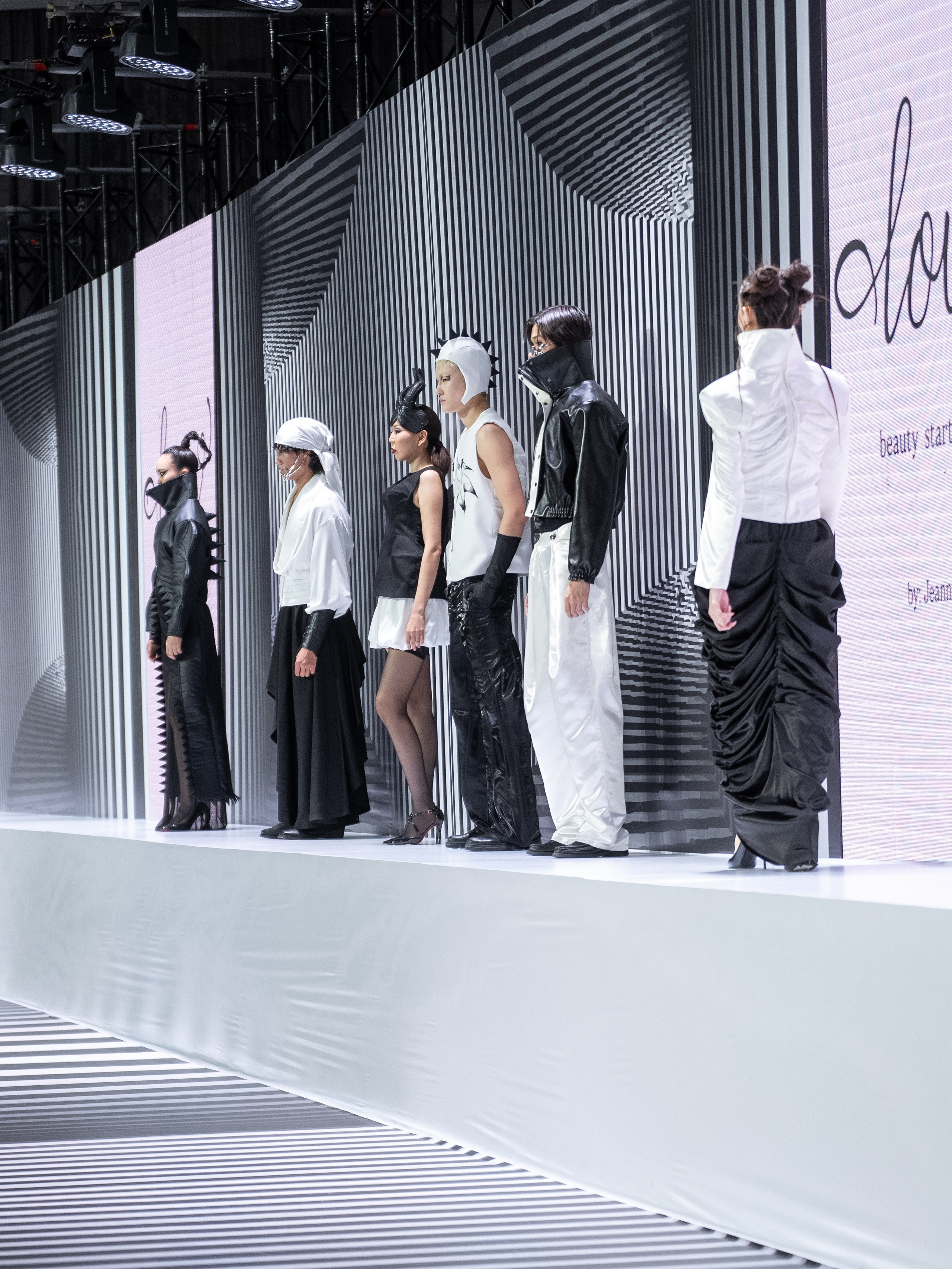 LOVE (Жанна Кобей). Сайт Алматинского НЮ АРТ, будуар и фэшн фотографа Дениса Карпенко