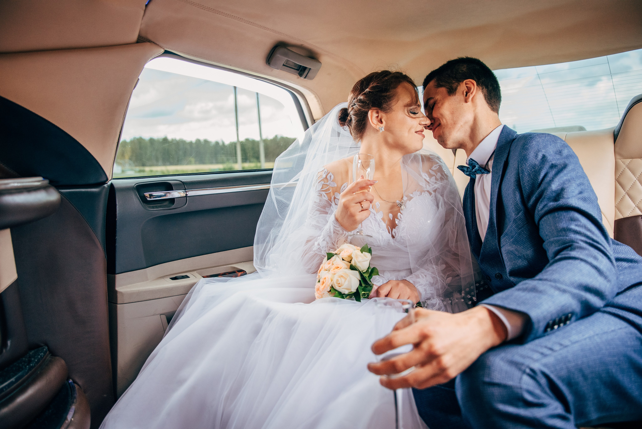 свадебная фотосессия в лимузине