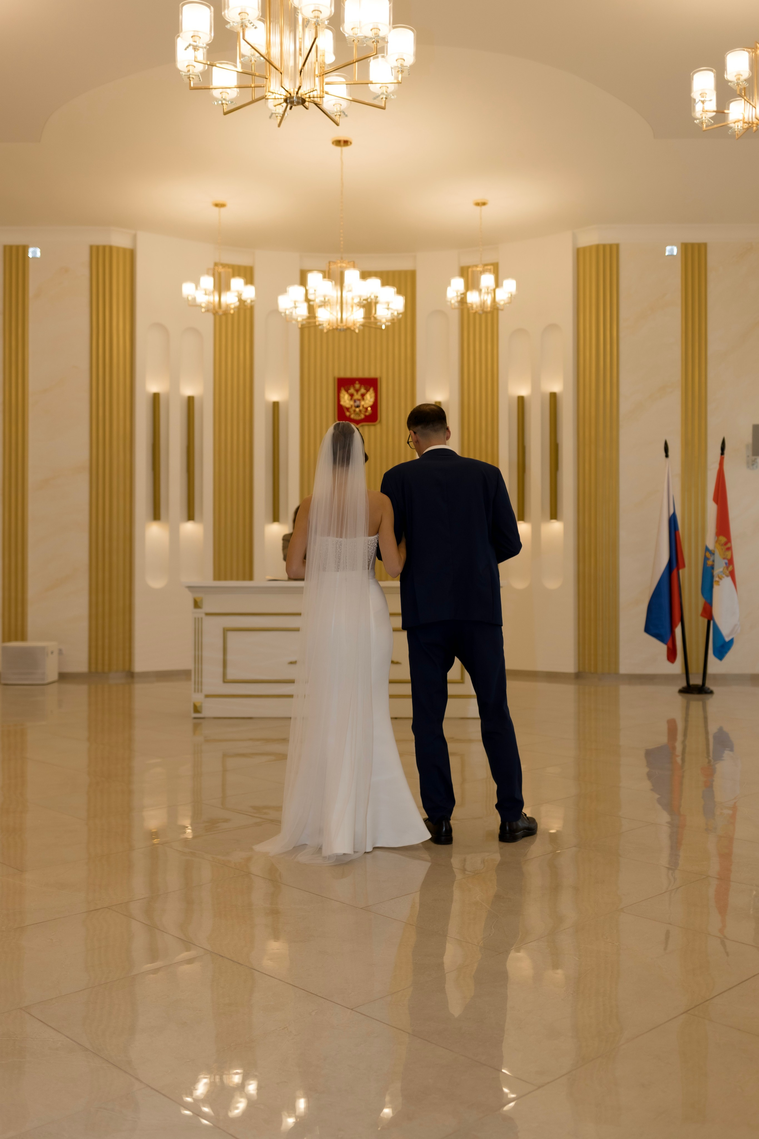 Торжественная регистрация в ЗАГСе. Свадебный фотограф Александра Попова