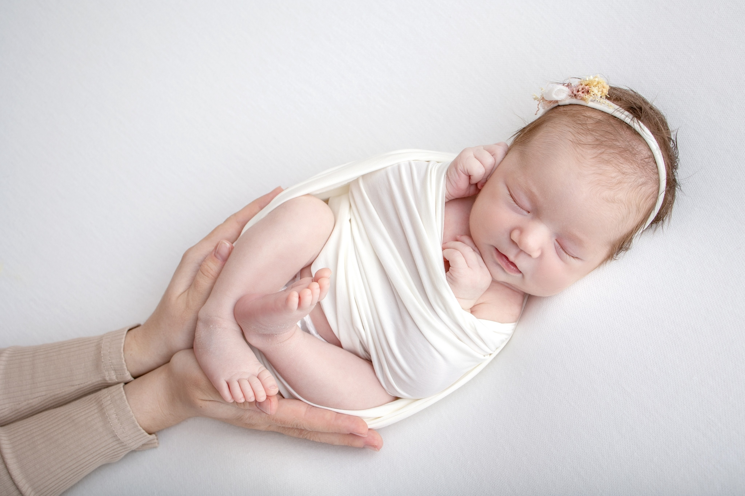 Нежная и милая фотосессия первых дней жизни Вашего ребенка в Минске. Фотограф новорождённых Минск — стоимость newborn фотосессии в Минске