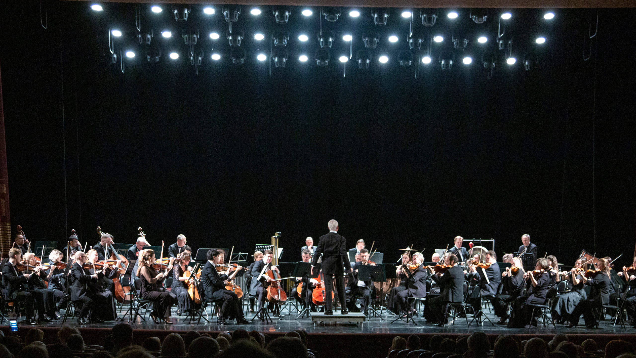 Концерт в Зимнем театре Национального филармонического оркестра России. Фотограф в Сочи Юрий Шептаев