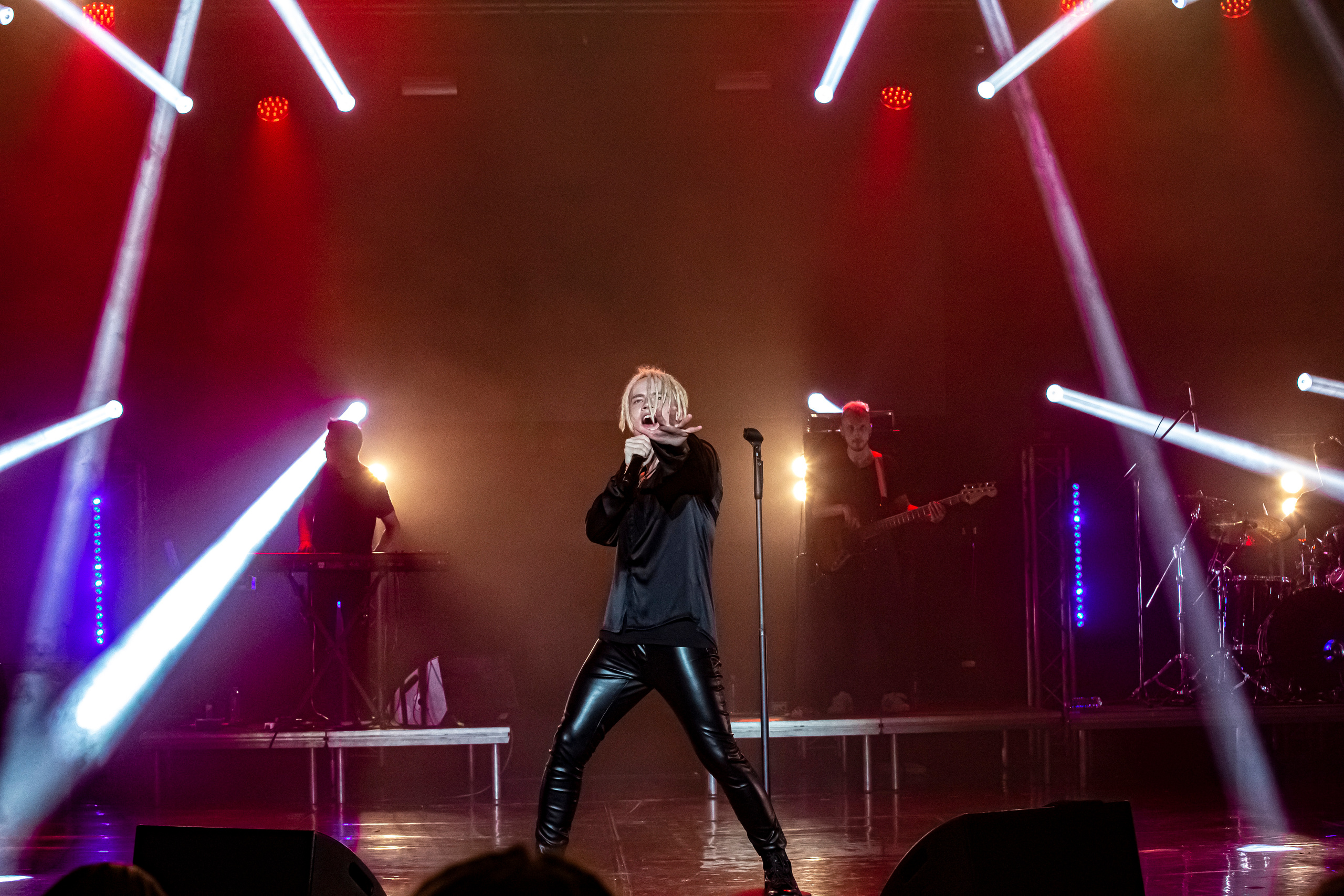 SHAMAN — 1 СОЛЬНИК В СОЧИ, ЗИМНИЙ ТЕАТР. Фотограф в Сочи Юрий Шептаев